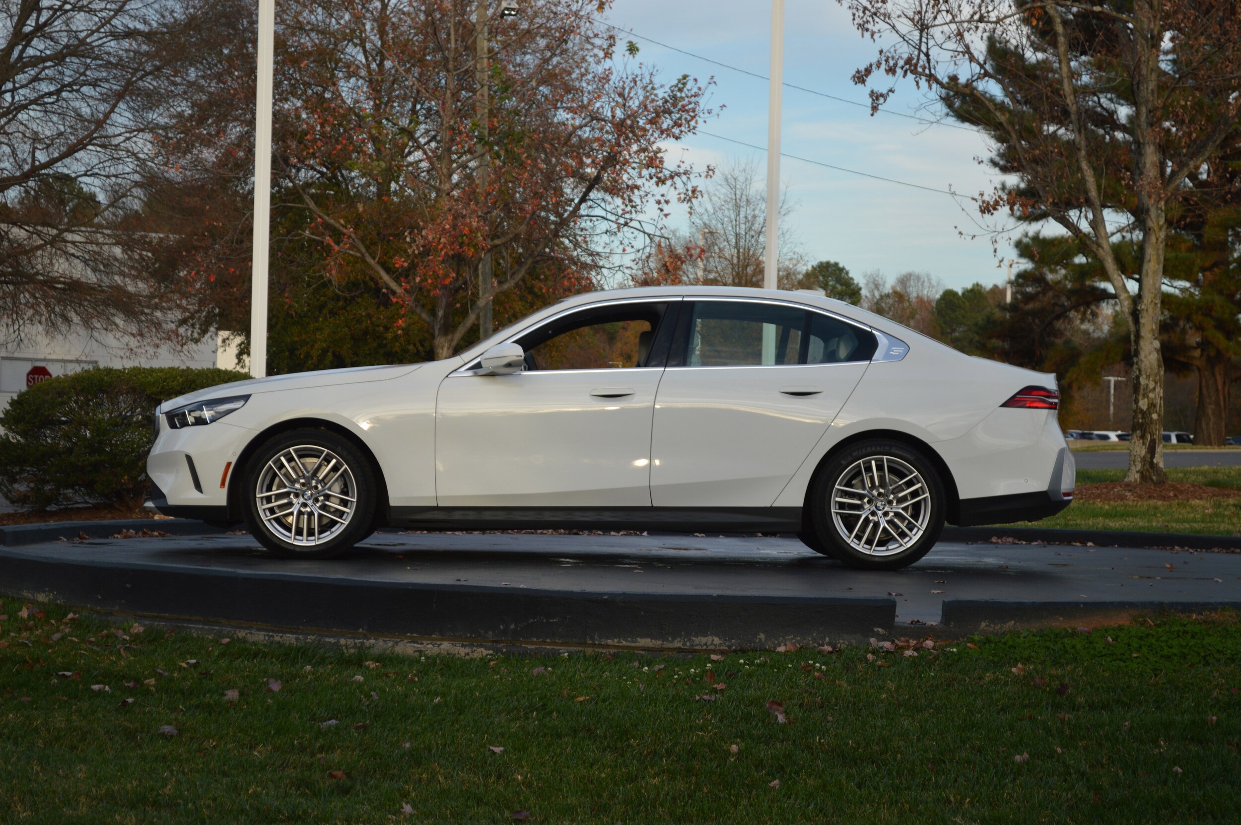 2025 Bmw 530i photo 2