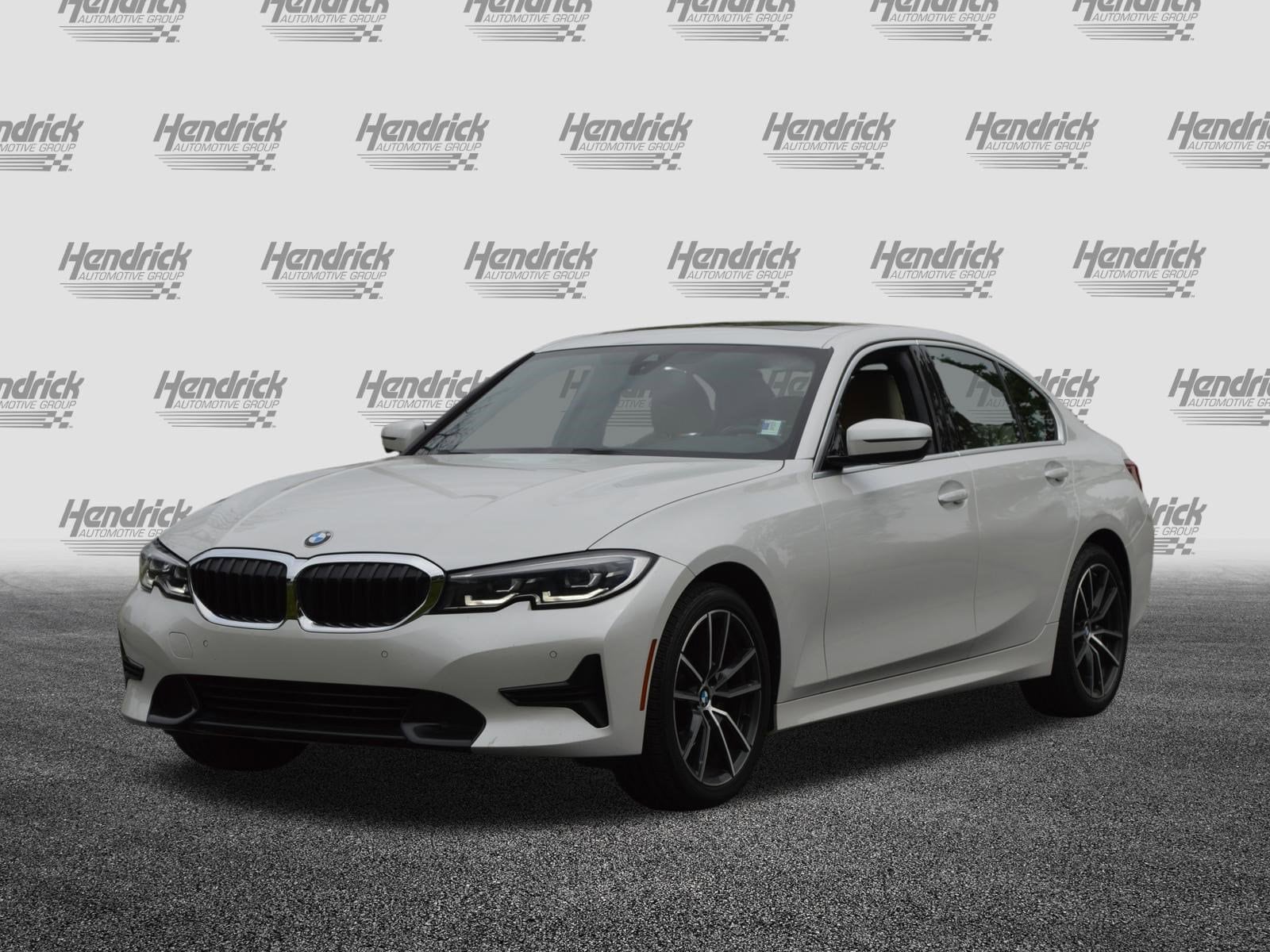 2022 BMW 3 Series 330i photo 5