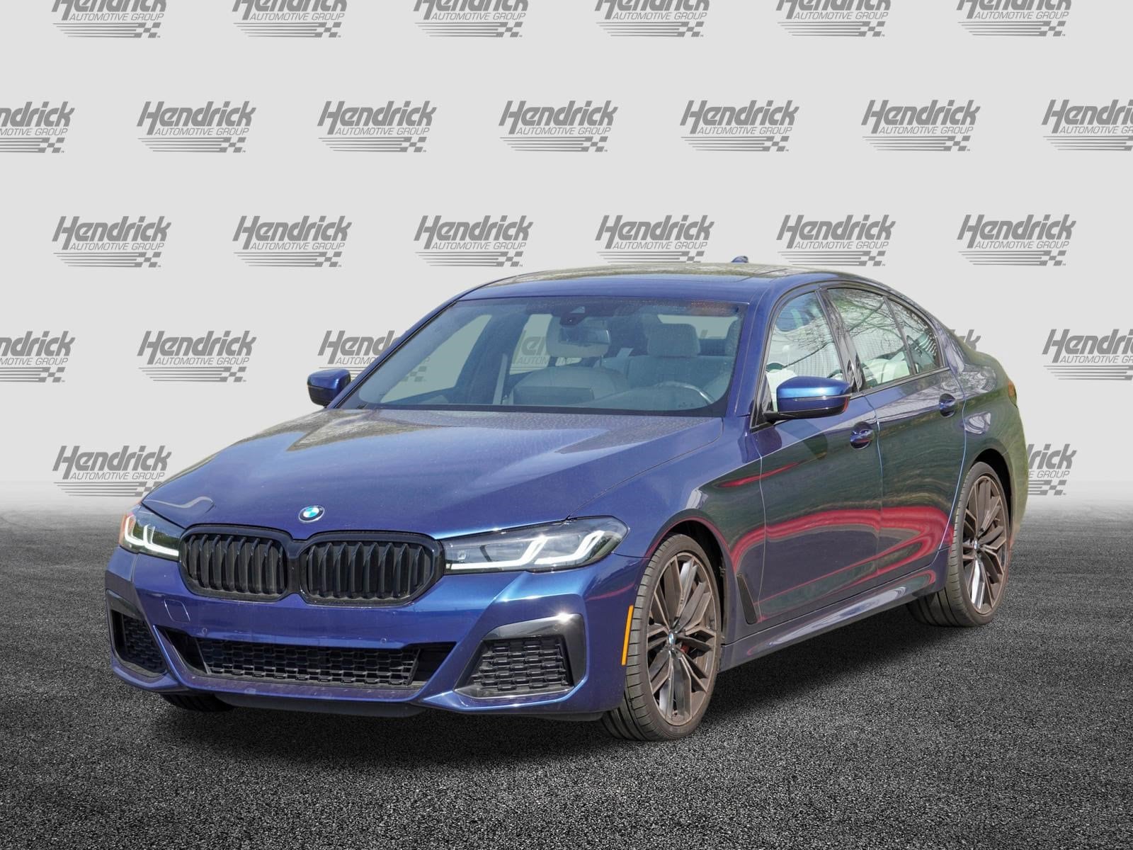 2023 BMW 5 Series 530i photo 4