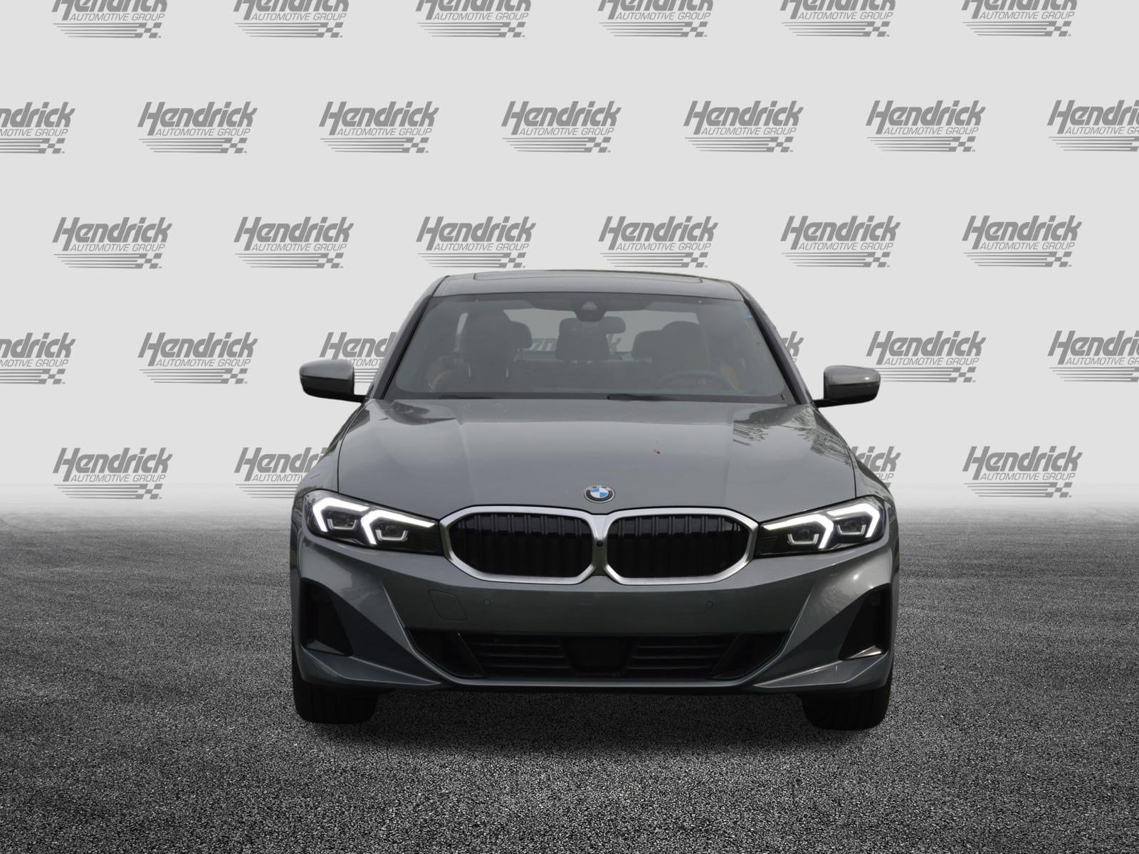 2025 BMW 3 Series 330i photo 5