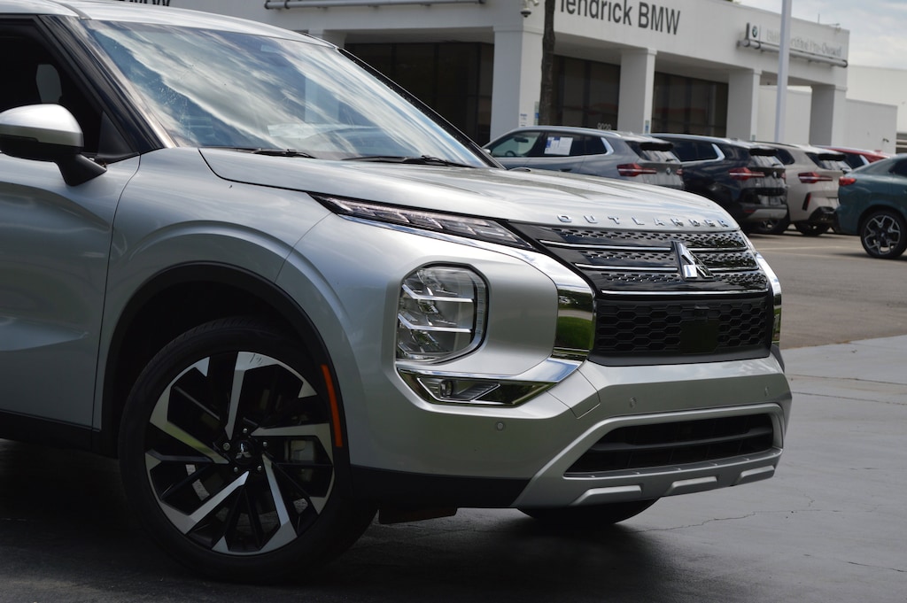 Used 2024 Mitsubishi Outlander SE SUV