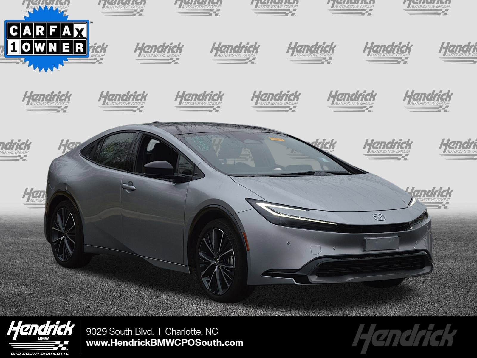 2023 Toyota Prius Limited's photo