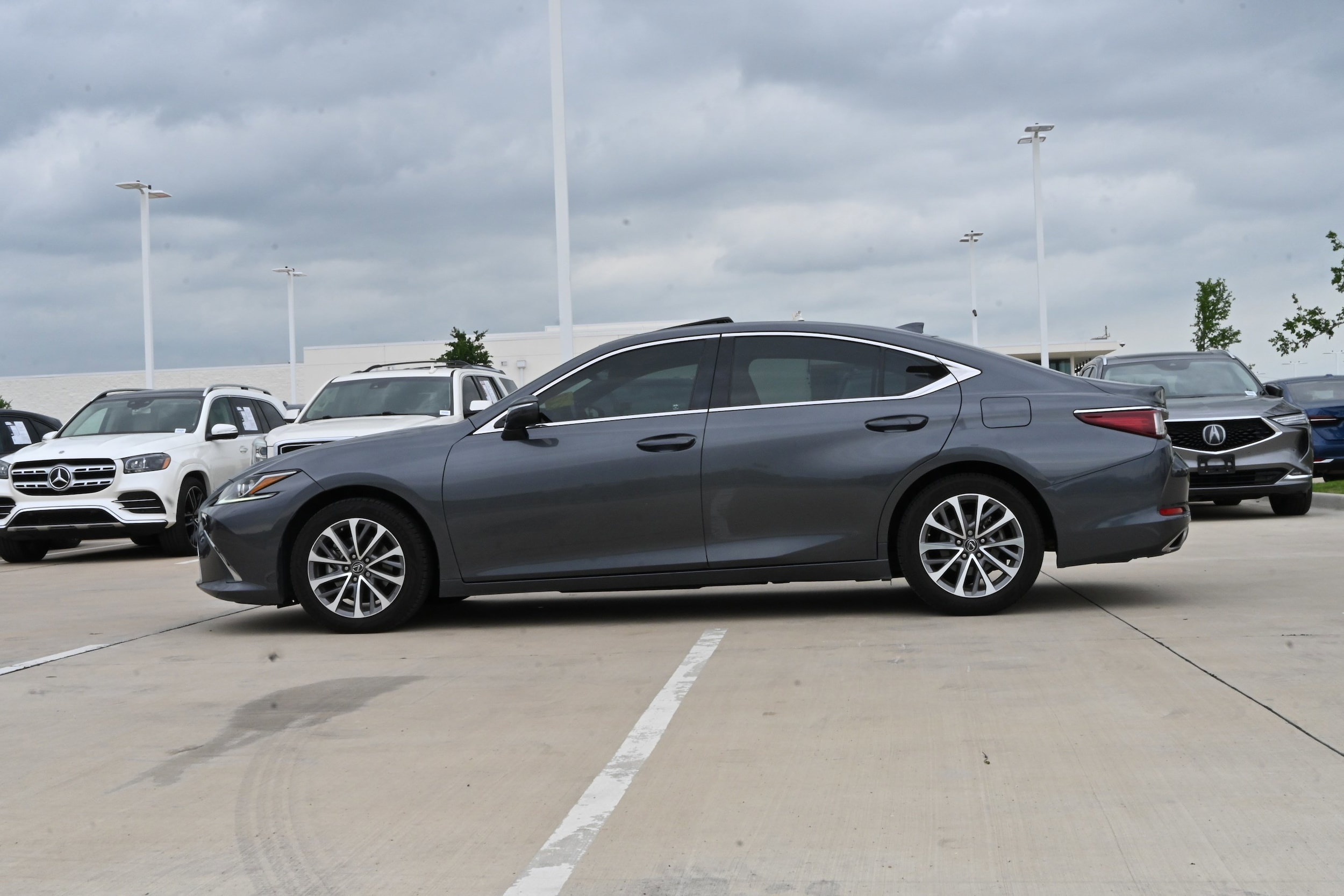 2022 LEXUS ES 350 Premium photo 4