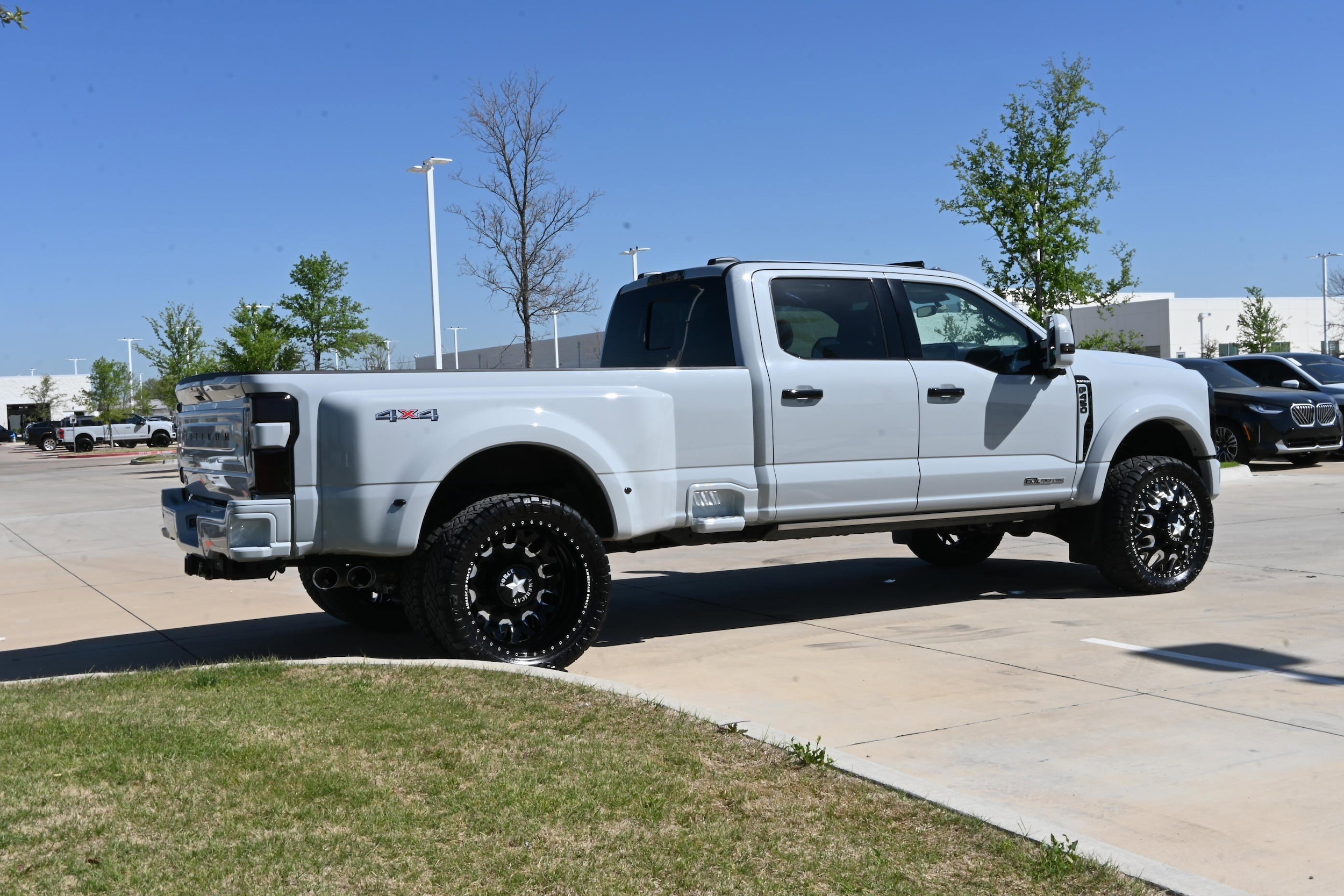2026 Ford Super Duty F-450 DRW Platinum 4WD Crew Cab photo 3
