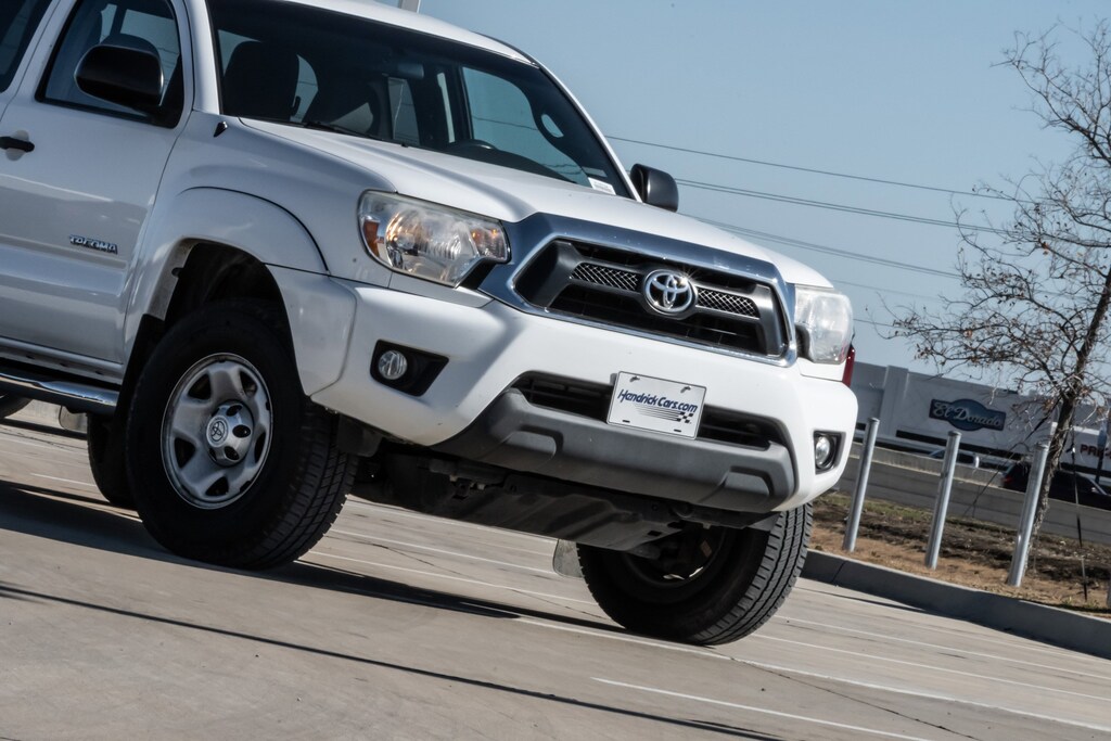 Used 2014 Toyota Tacoma PreRunner SR5 Access Cab V6 Pickup