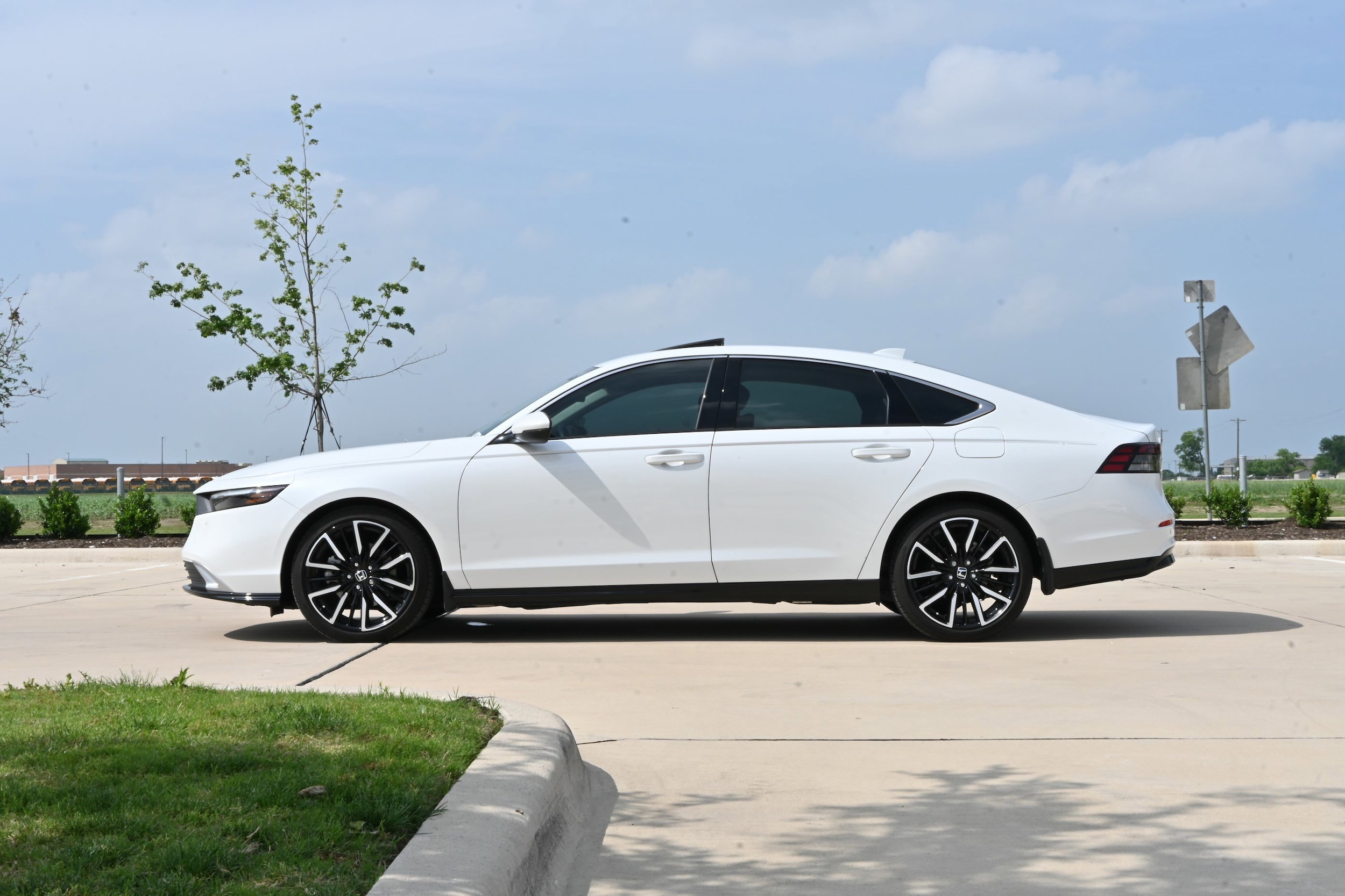 2024 Honda Accord Hybrid Touring photo 4