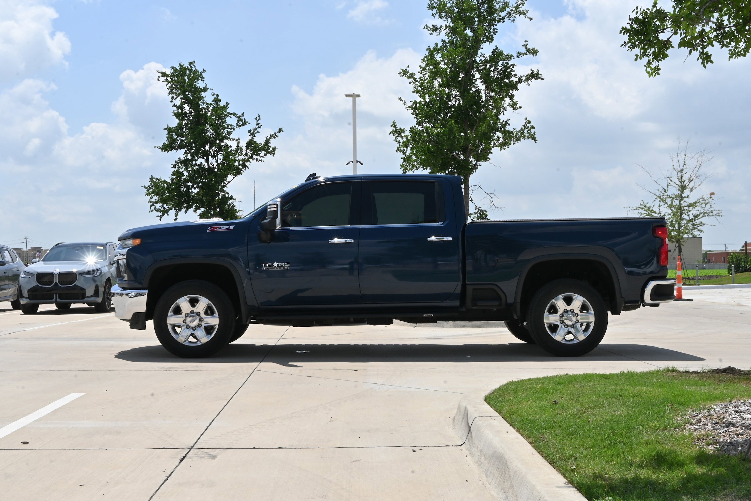 2020 Chevrolet Silverado 2500HD LTZ 4WD Crew Cab photo 4