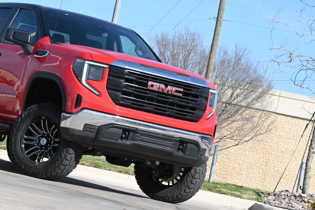 Used 2023 GMC Sierra 1500 Pro 4WD Crew Cab Pickup