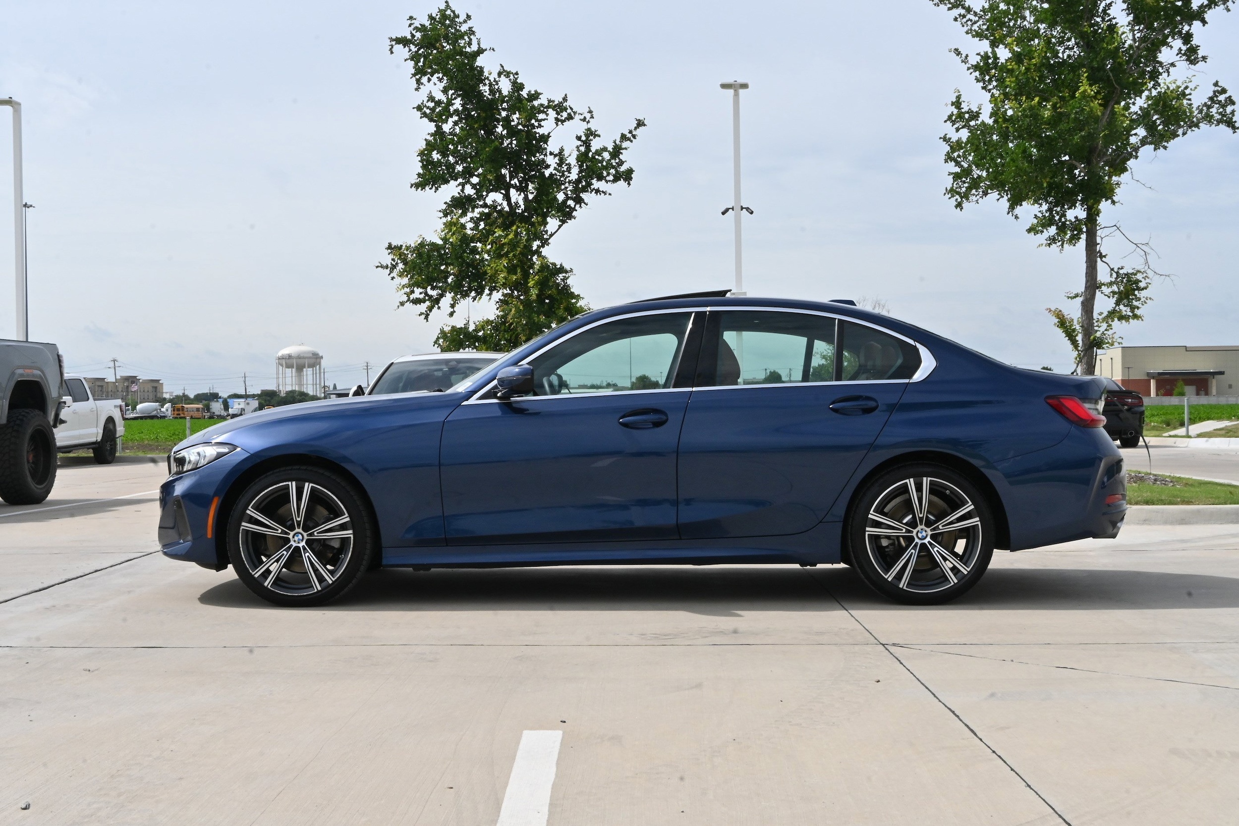 2024 BMW 3 Series 330i xDrive photo 5
