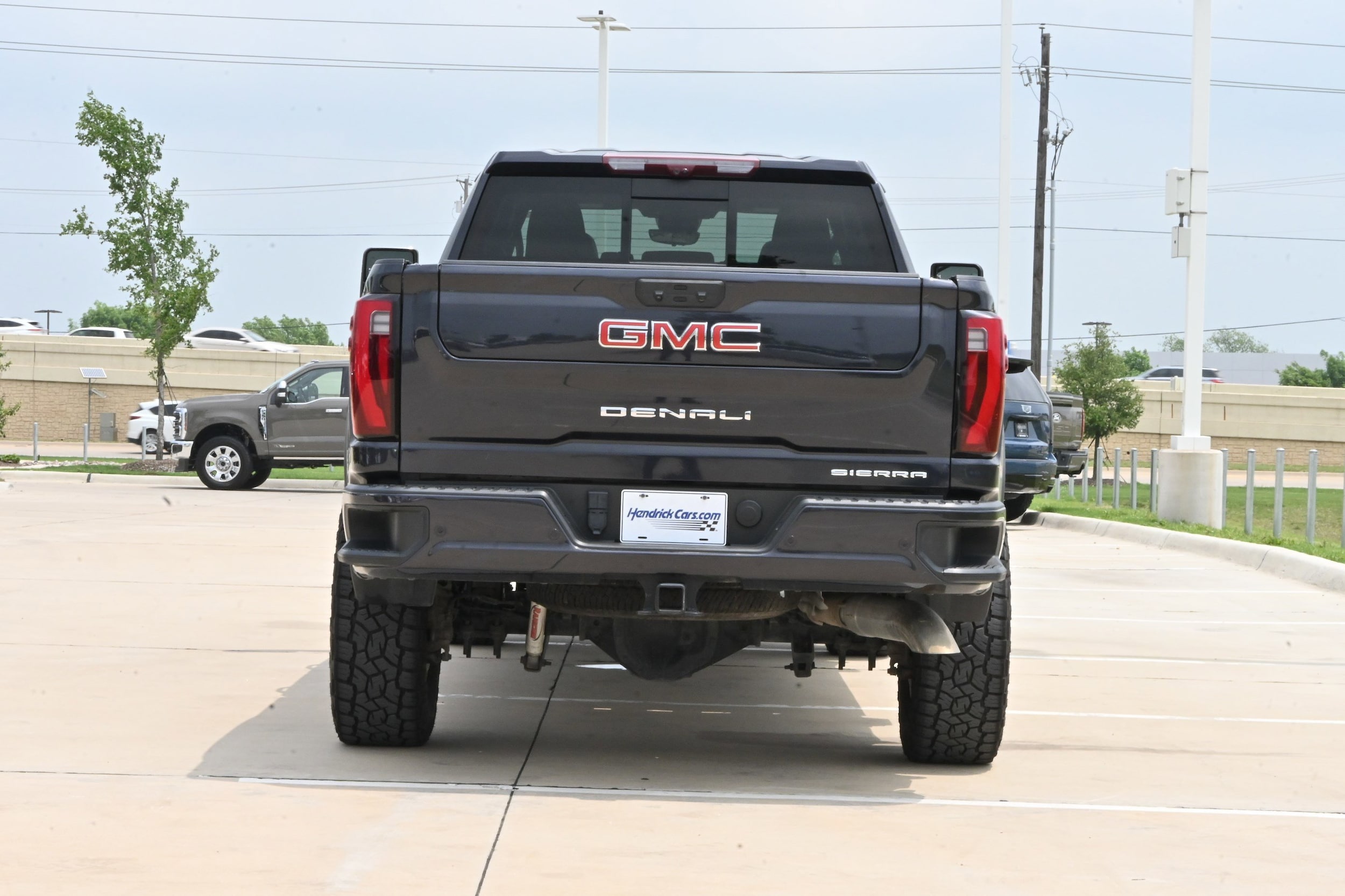 2024 GMC Sierra 3500HD Denali 4WD Crew Cab photo 6