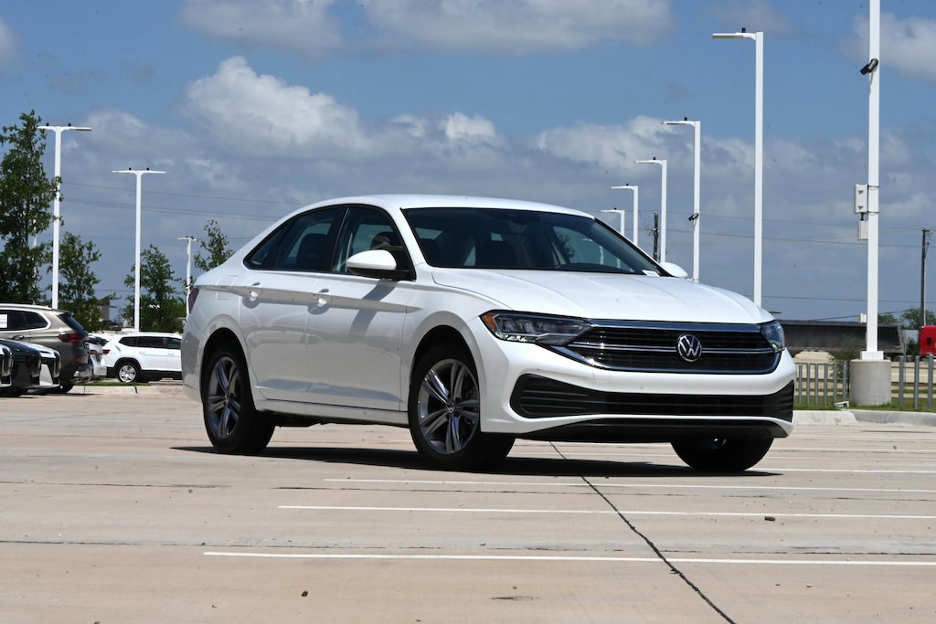 Used 2023 Volkswagen Jetta SE Sedan
