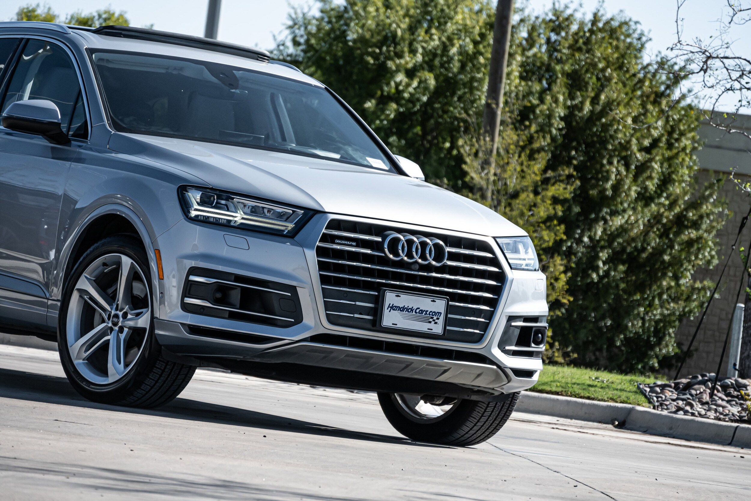 2019 Audi Q7 Prestige photo 2