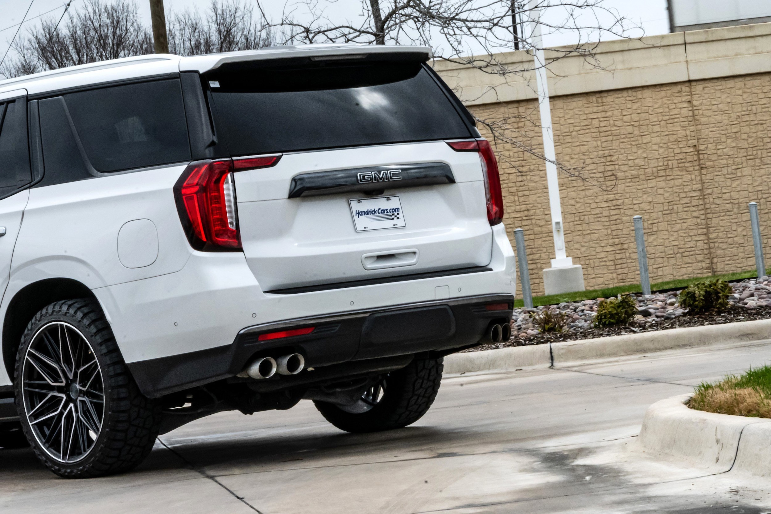 2023 GMC Yukon Denali Ultimate 4WD photo 4