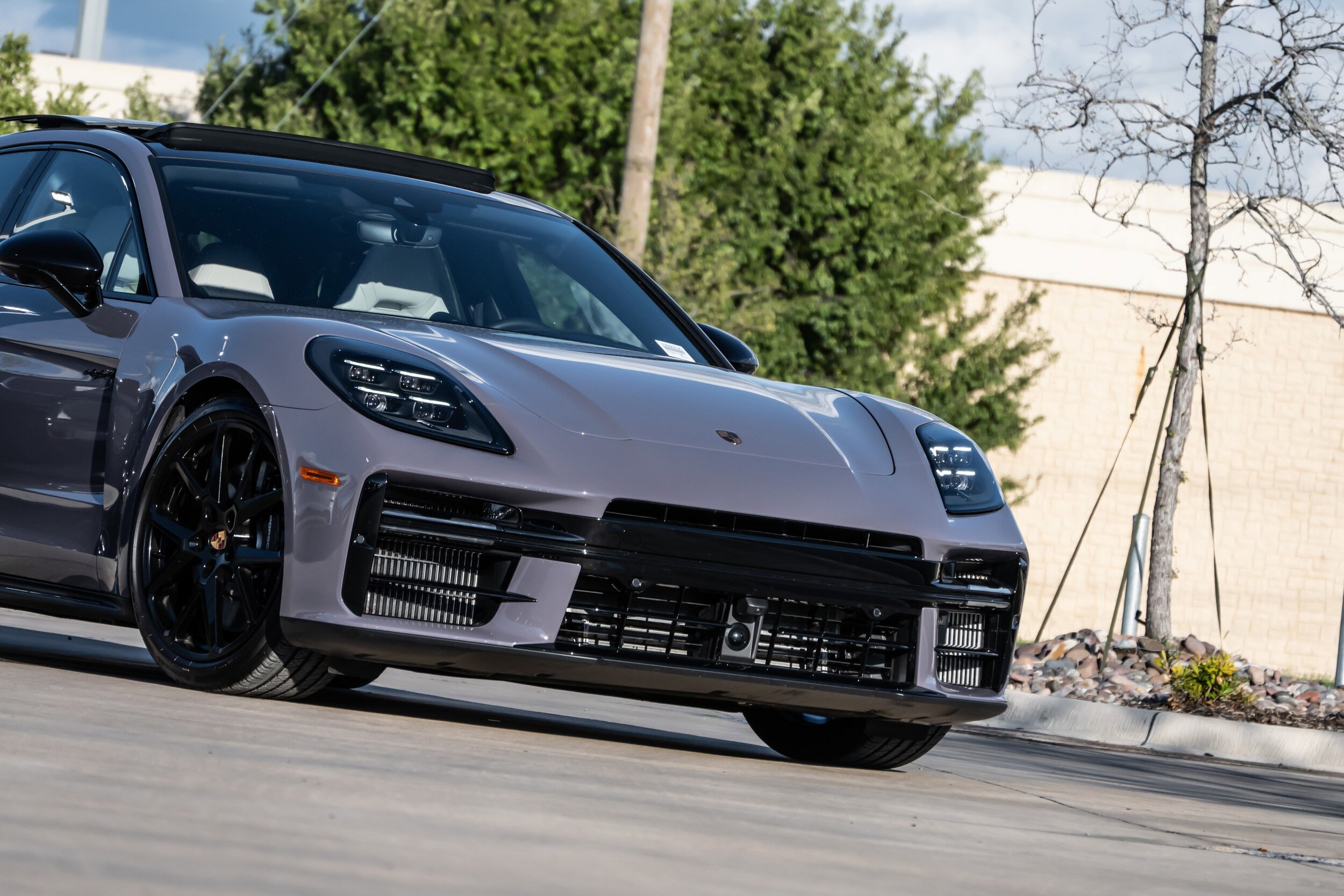 2025 Porsche Panamera 4S E-Hybrid photo 3