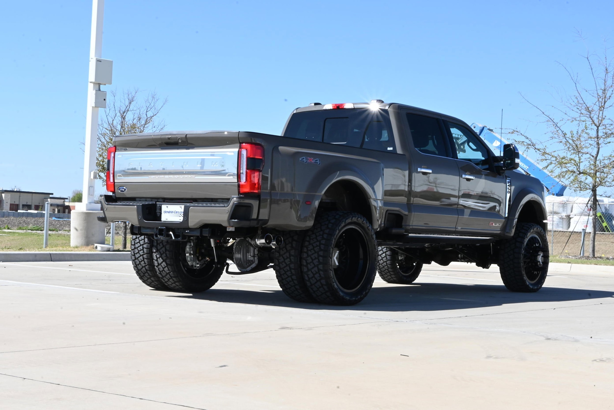 2026 Ford Super Duty F-450 DRW Platinum 4WD Crew Cab photo 6