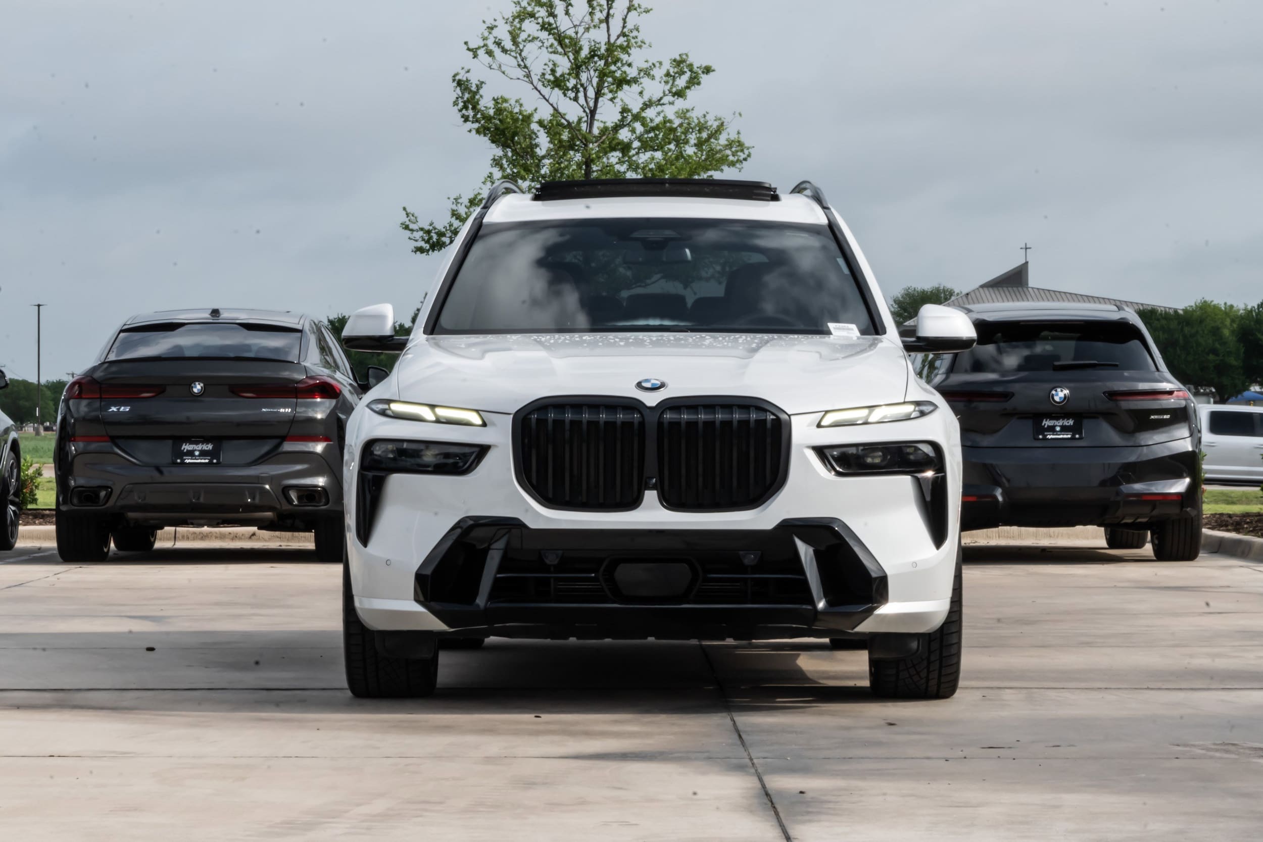 2025 BMW X7 xDrive40i photo 2