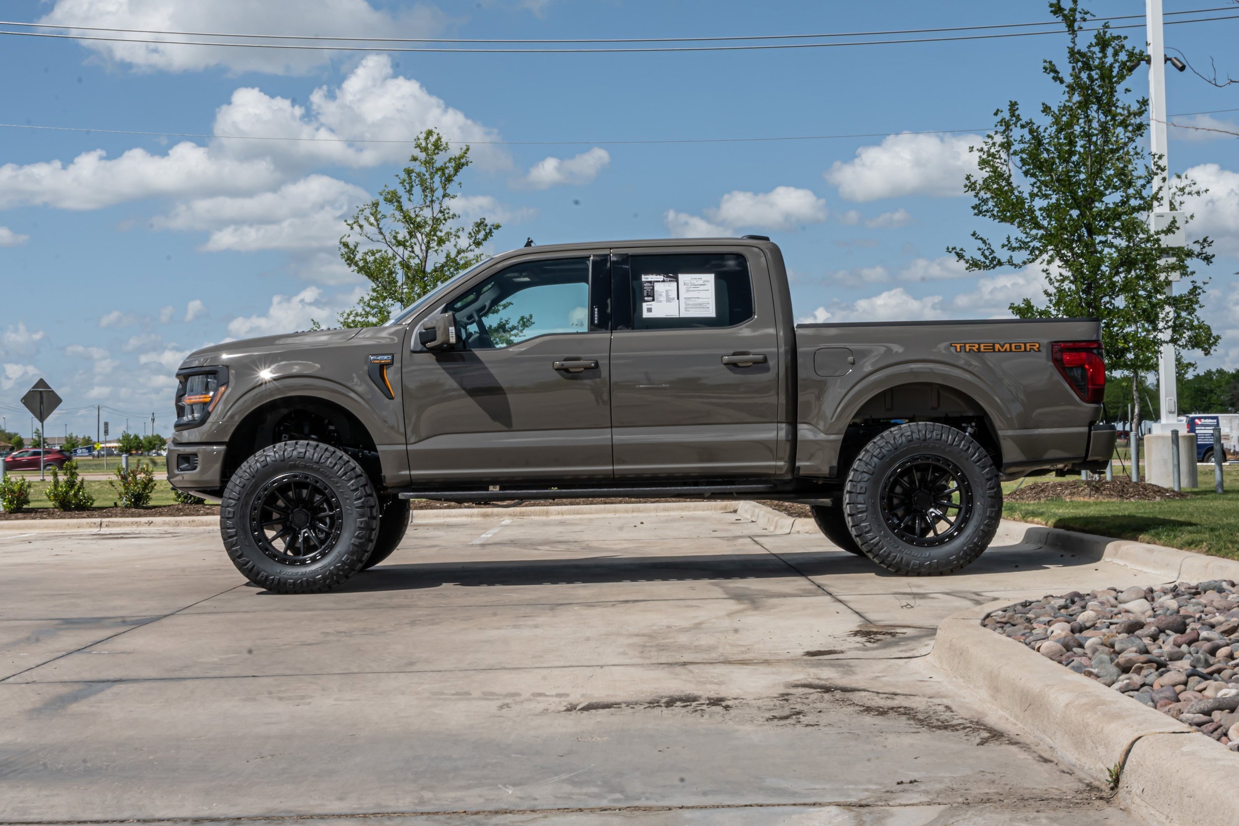2026 Ford F-150 Tremor 4WD SuperCrew photo 4