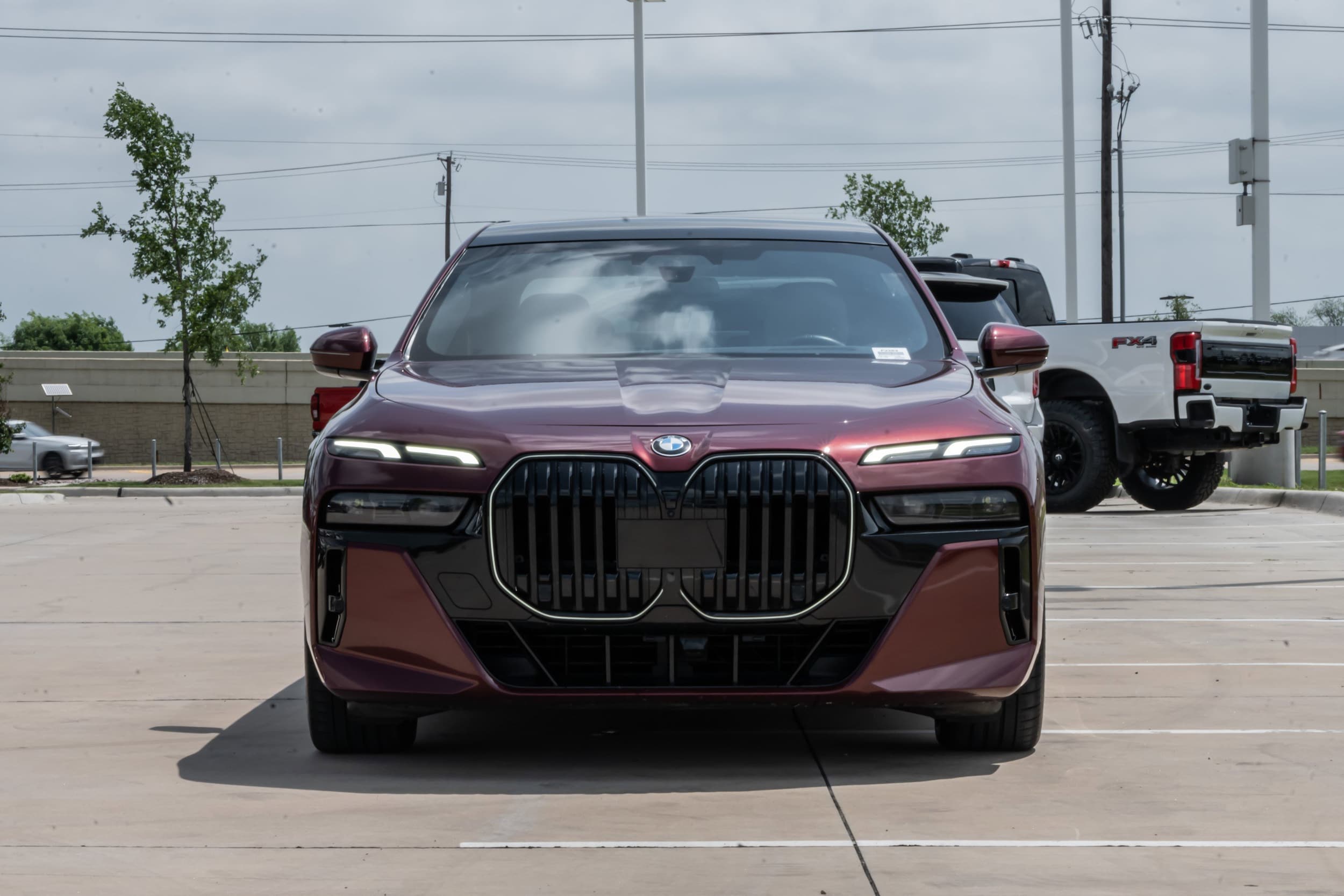 2024 BMW 7 Series 760i xDrive photo 2