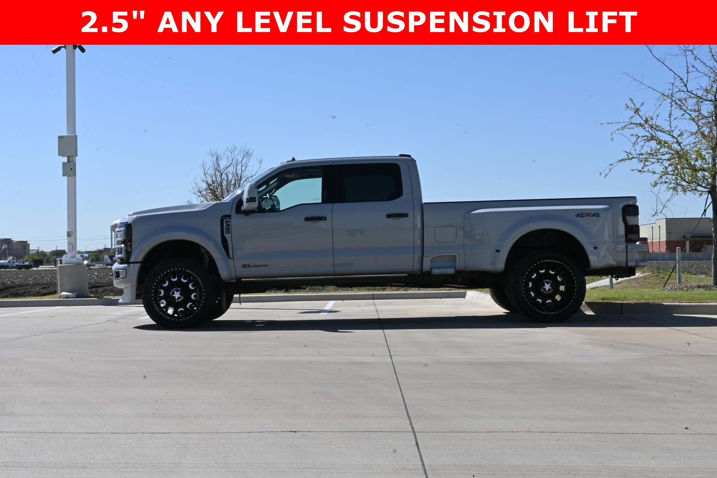 2026 Ford Super Duty F-450 DRW Platinum 4WD Crew Cab photo 4