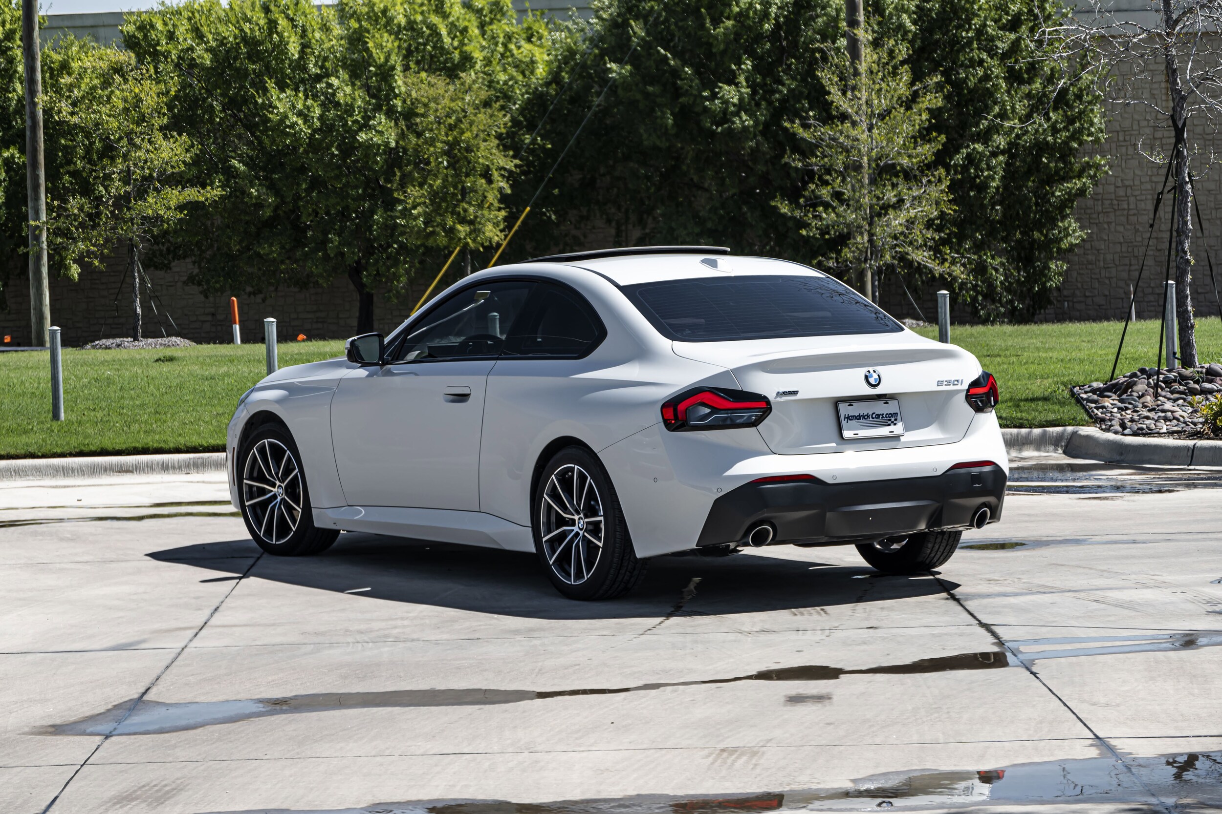 2024 Bmw 230i xDrive photo 2