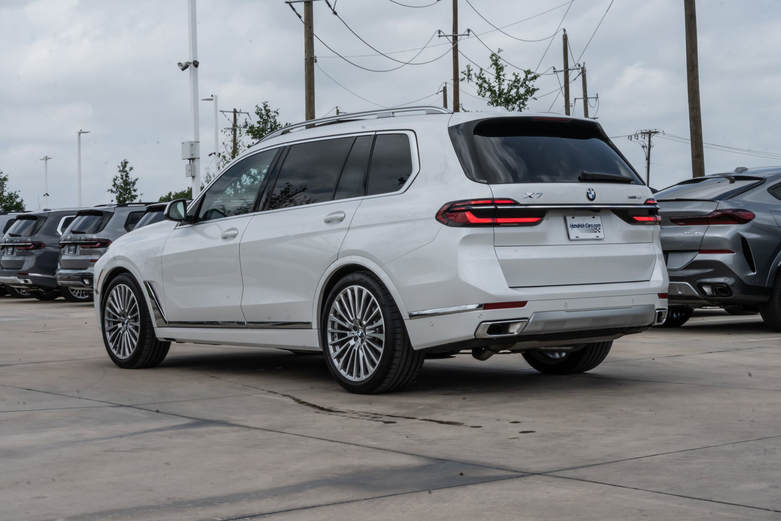 2025 BMW X7 xDrive40i photo 6