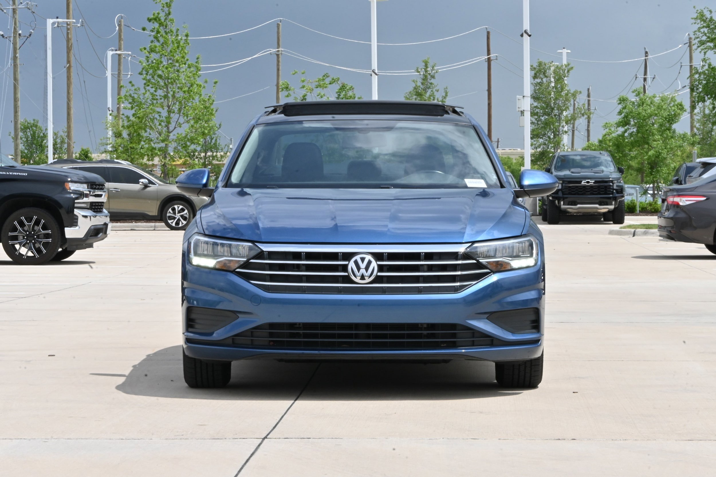 2019 Volkswagen Jetta SE photo 2