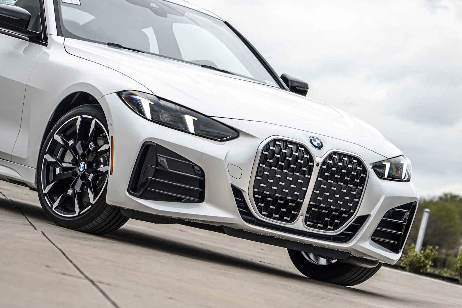 2025 BMW 4 Series 430i photo 3