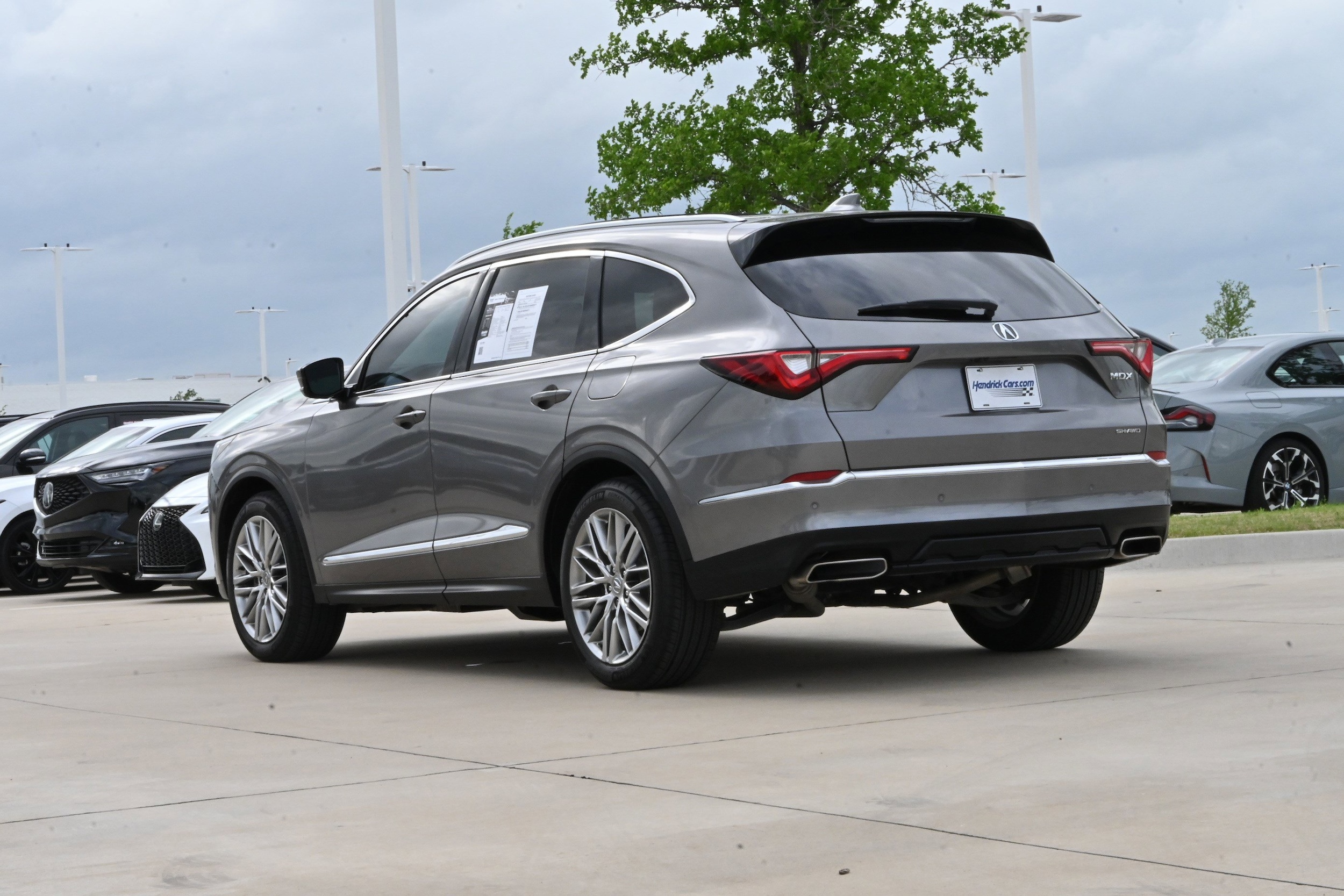 2023 Acura MDX SH-AWD w/Advance Package photo 5