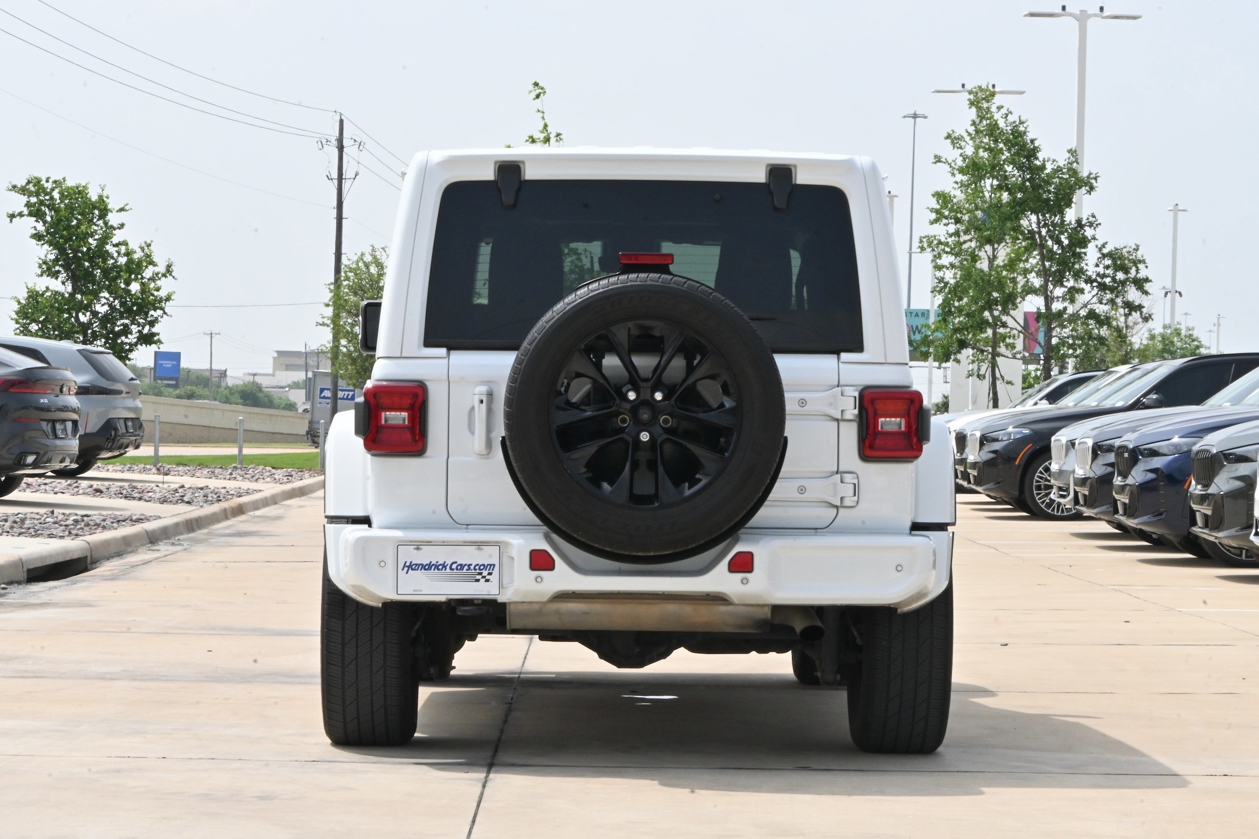 2020 Jeep Wrangler Unlimited Sahara High Altitude 4x4 photo 6