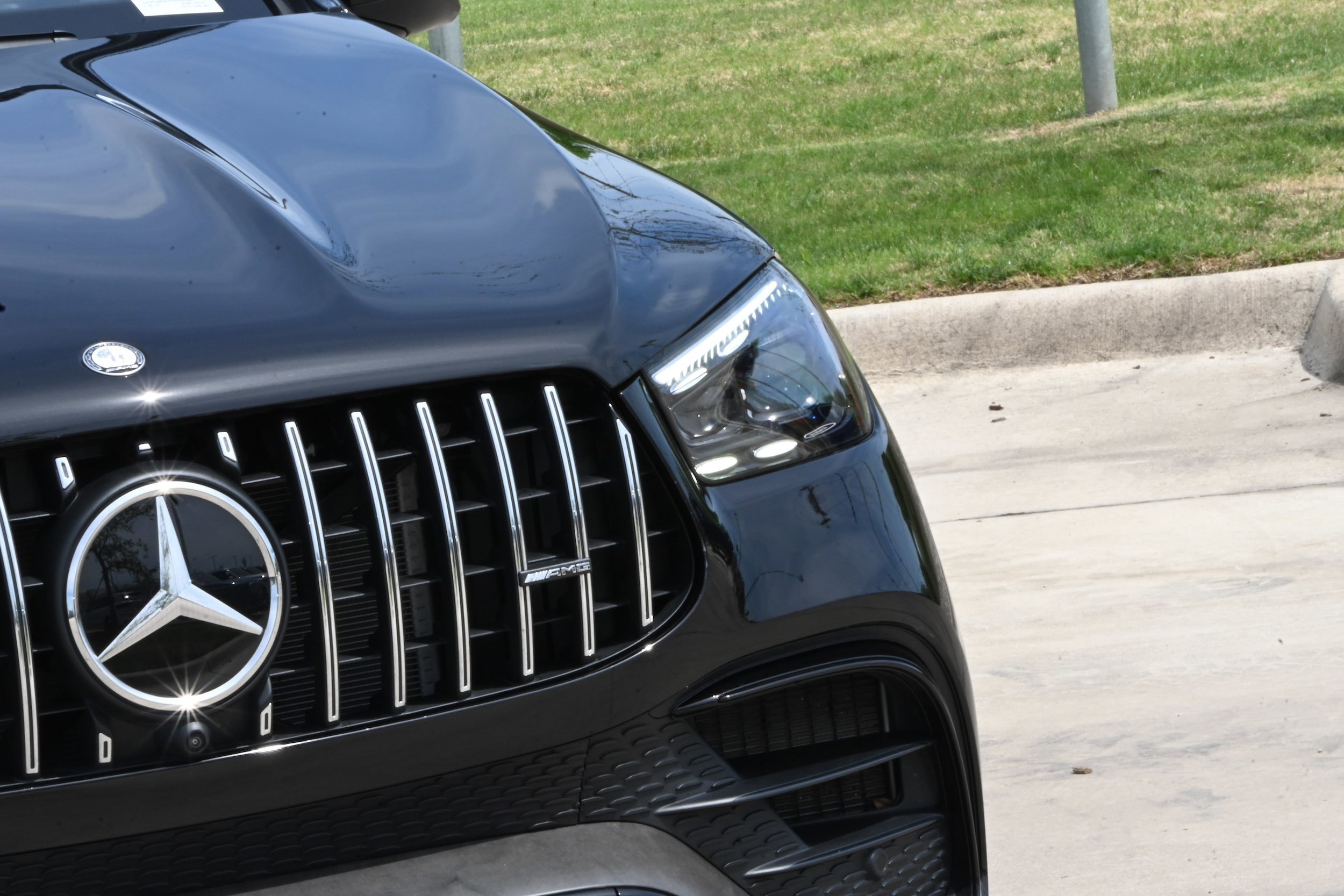 2025 Mercedes-Benz GLE AMG 63 S 4MATIC+ Coupe photo 3