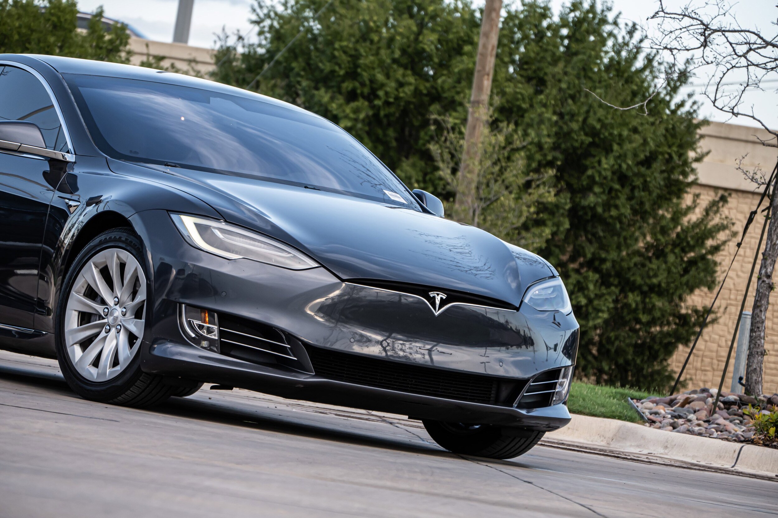 2019 Tesla Model S Long Range photo 2