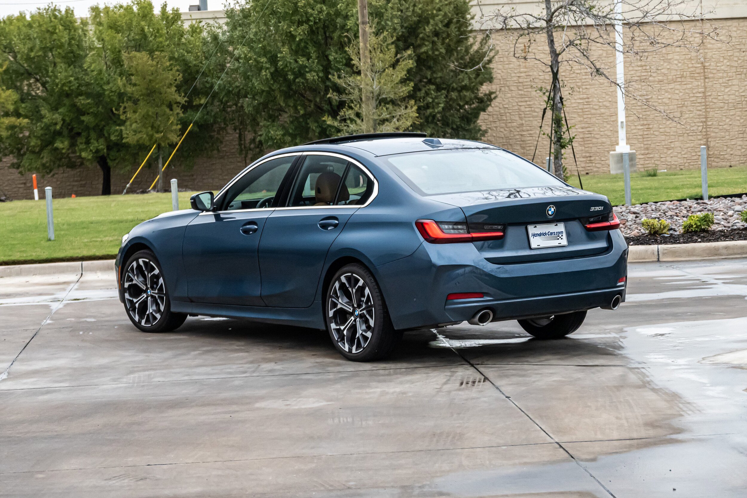 2025 Bmw 330i photo 2