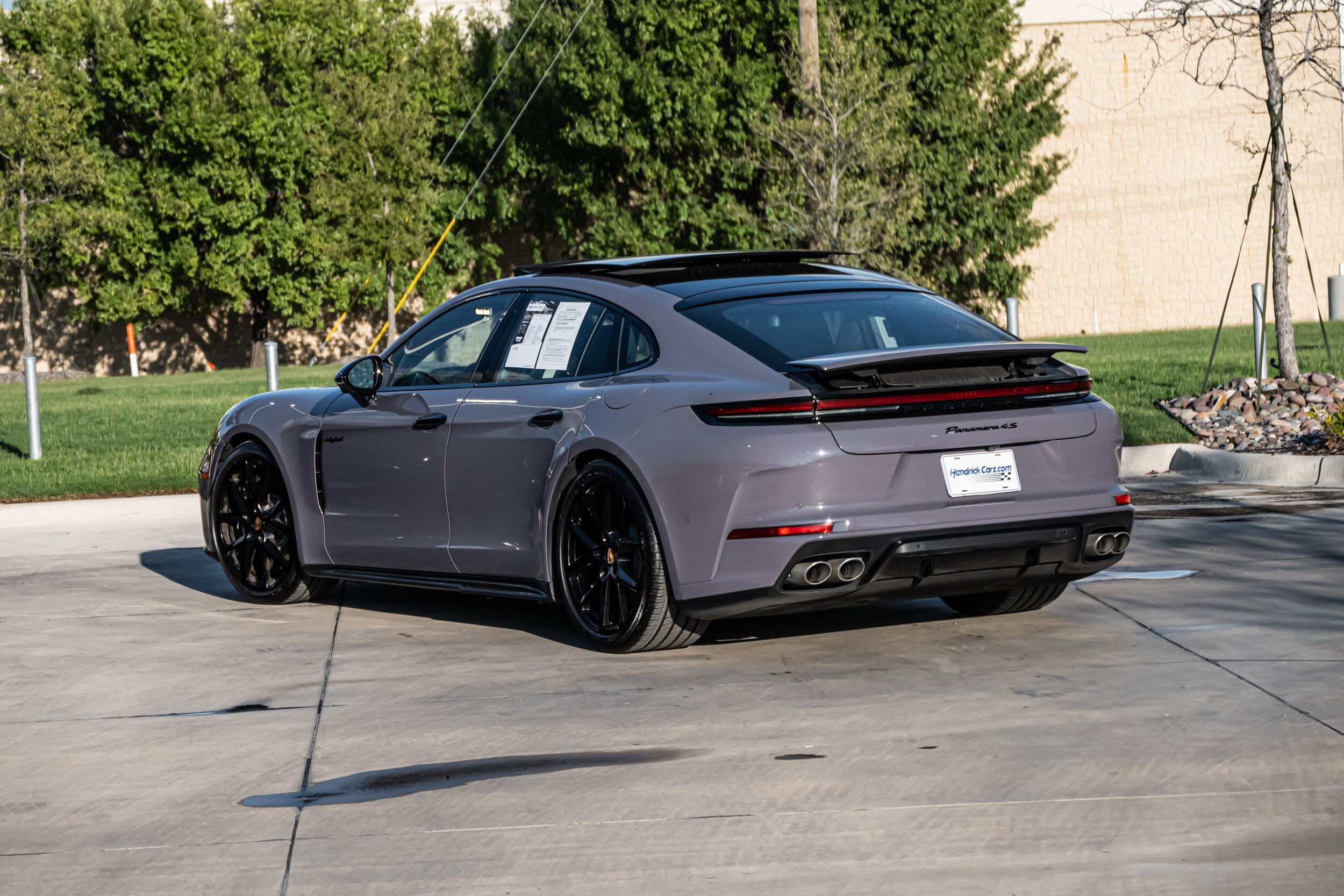 2025 Porsche Panamera 4S E-Hybrid photo 2