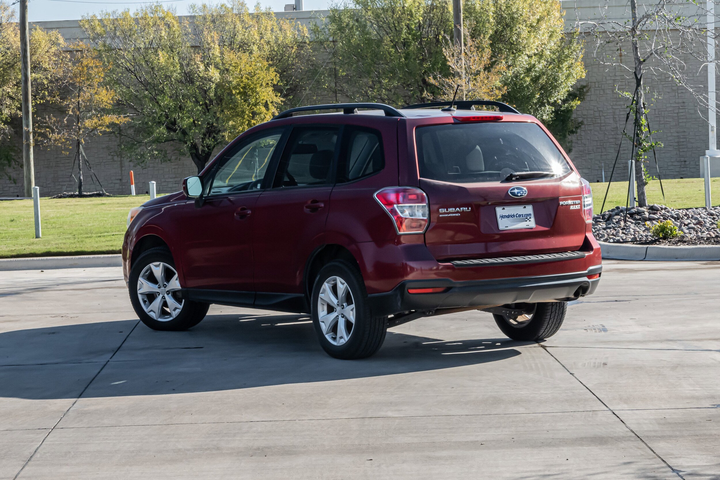 2015 Subaru Forester 2.5i Premium photo 2