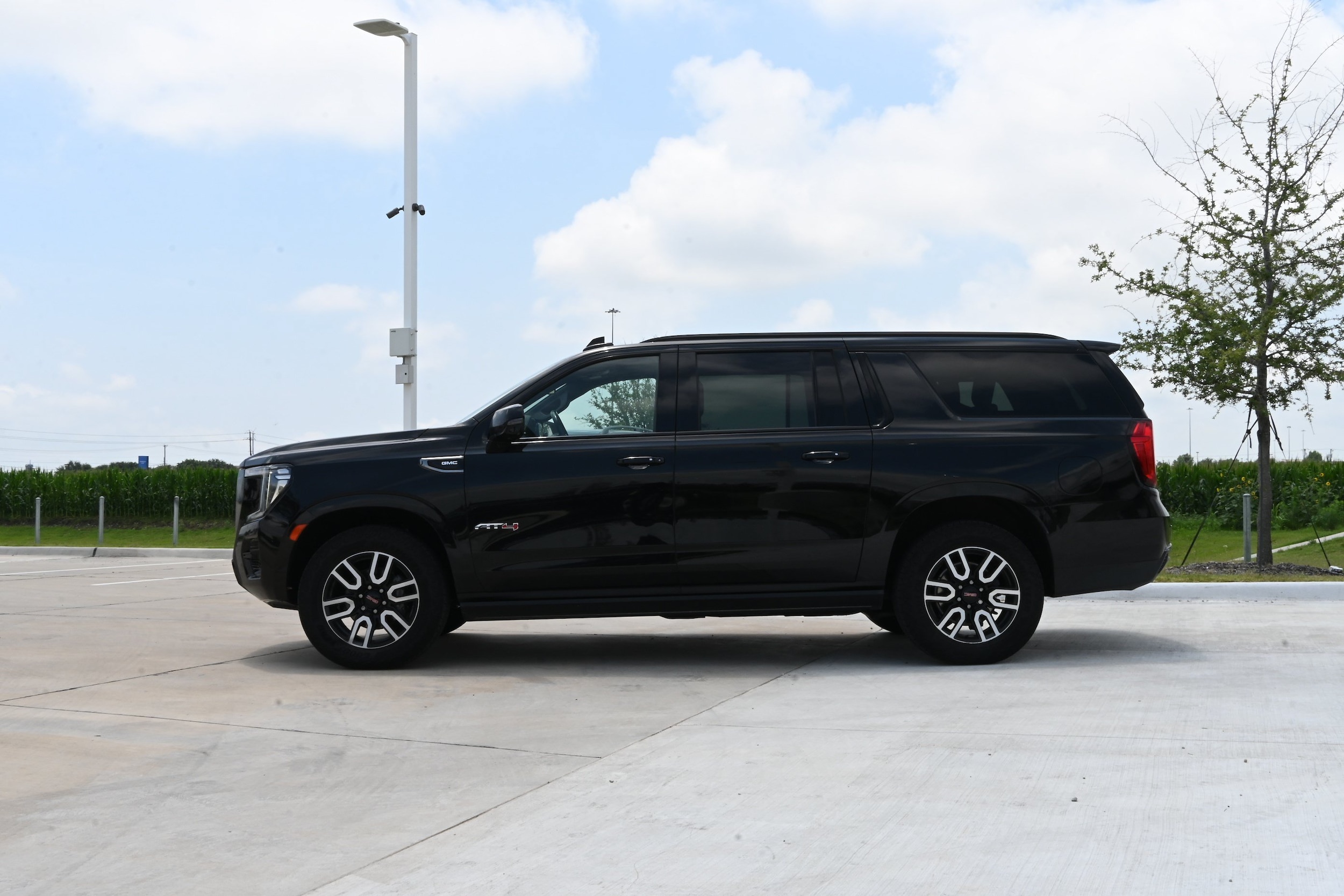 GMC Yukon XL AT4 4WD