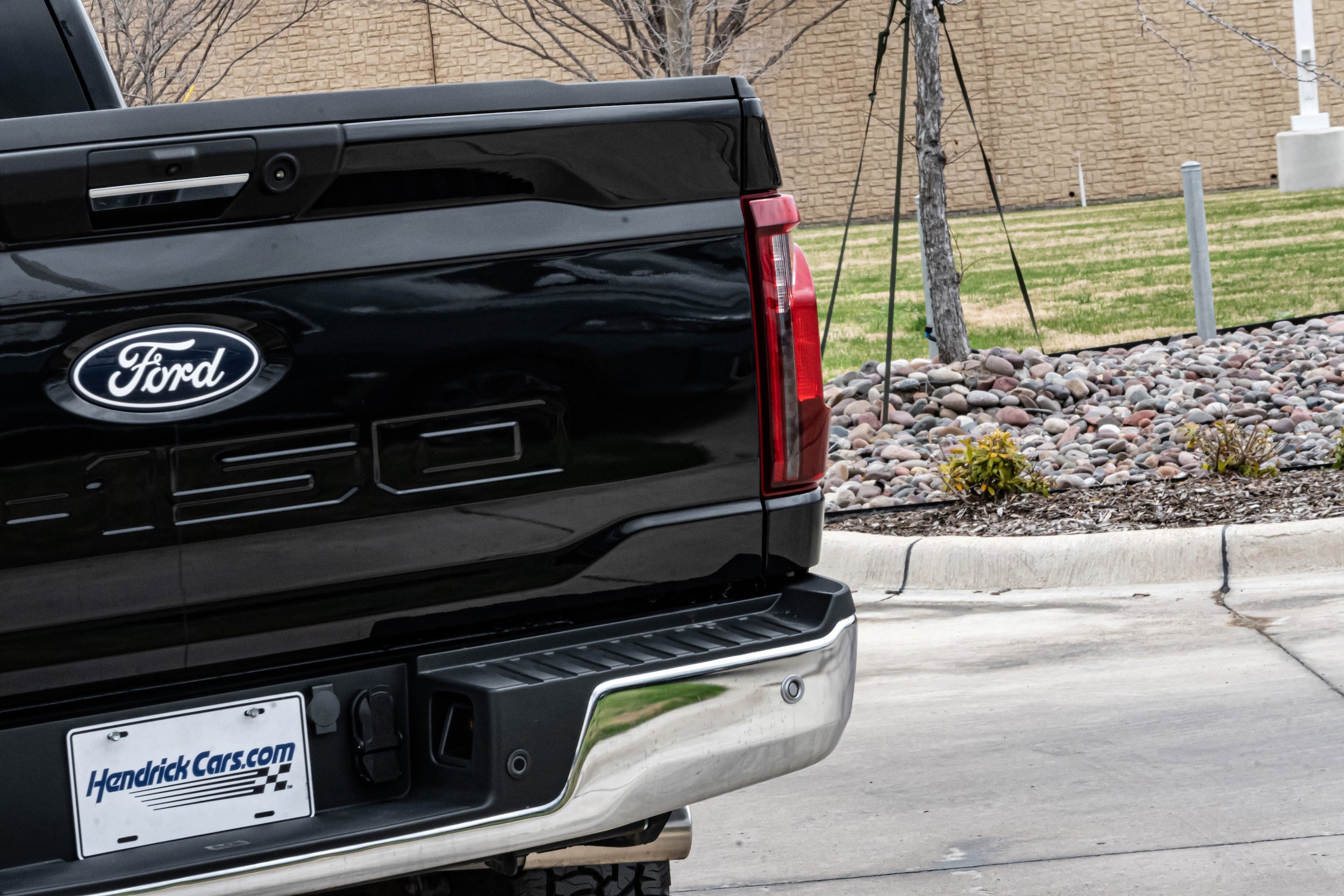 2024 Ford F-150 XLT 4WD SuperCrew photo 6