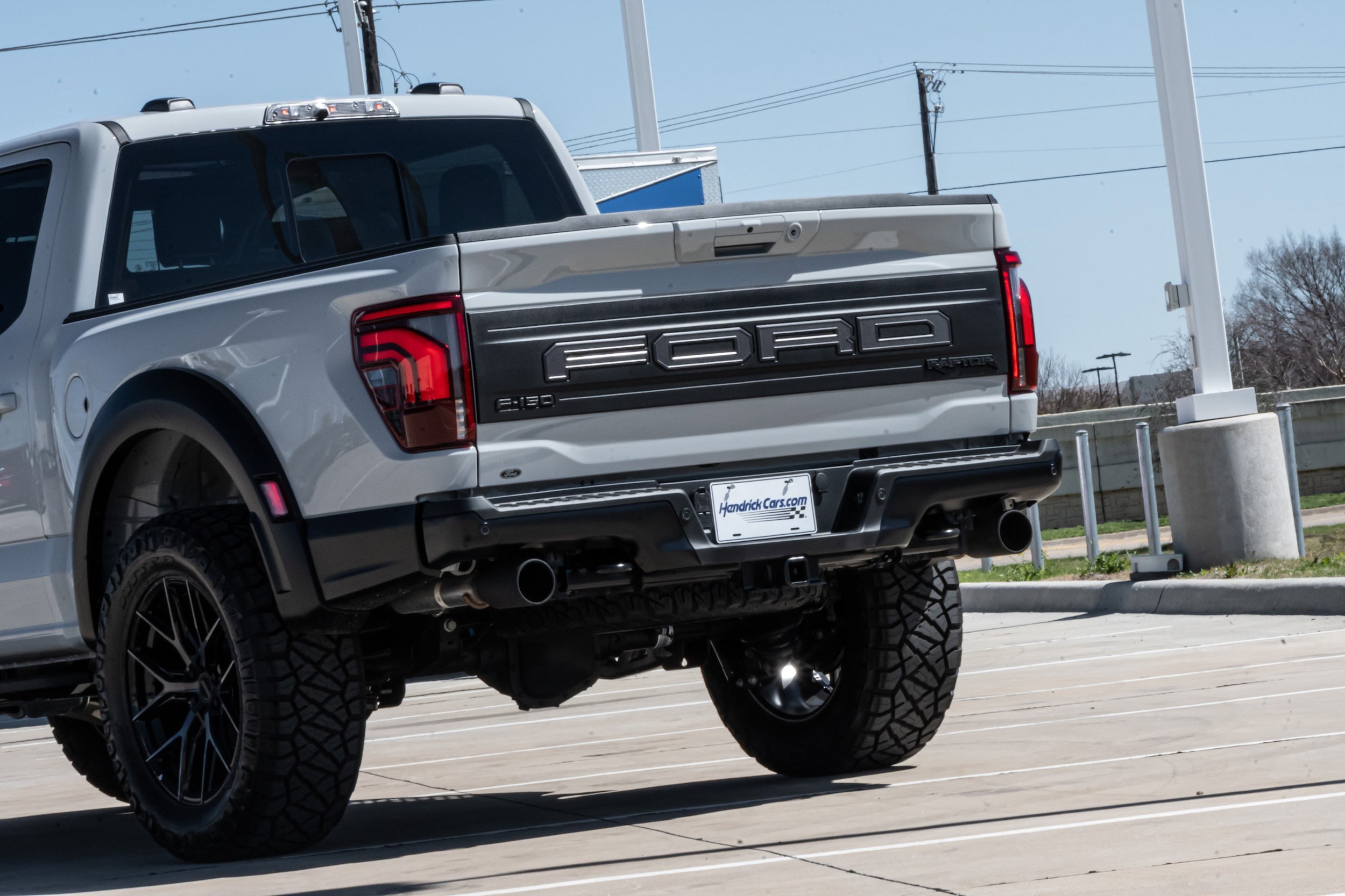 2026 Ford F-150 Raptor 4WD SuperCrew photo 4