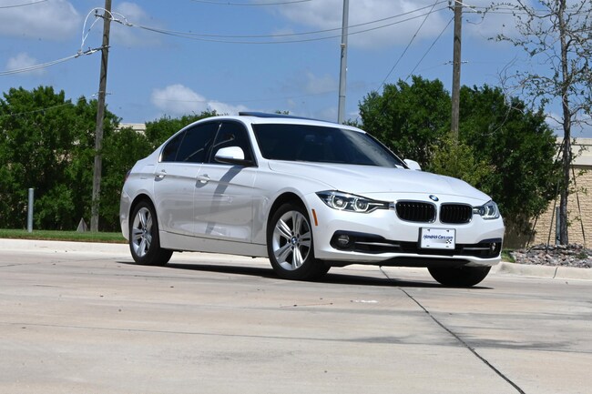 2018 BMW 3 Series 330i Sedan