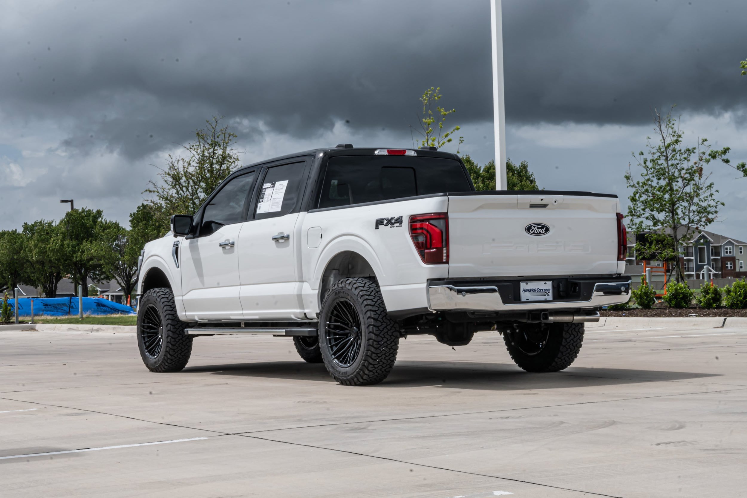 2025 Ford F-150 LARIAT 4WD SuperCrew photo 5