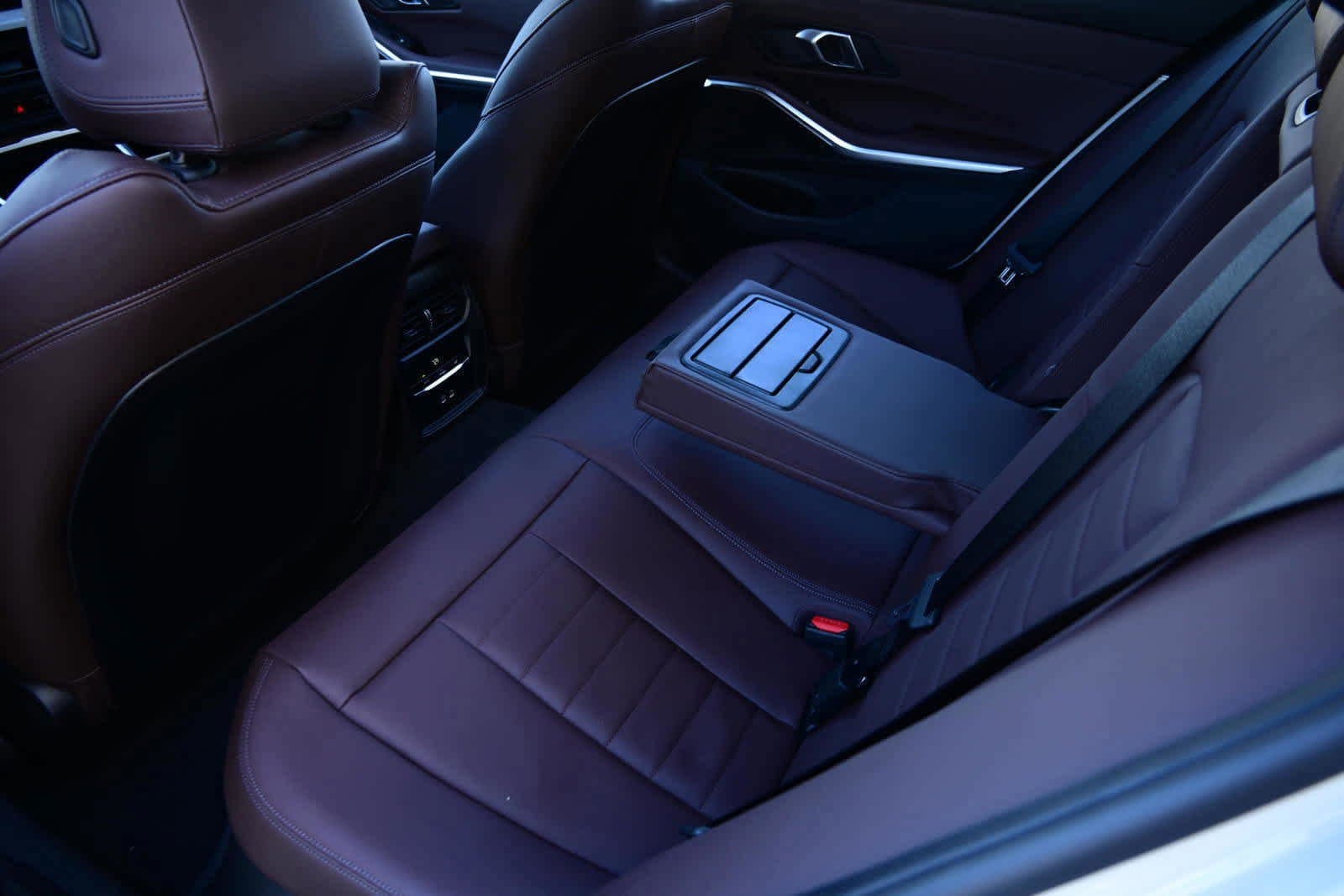 2025 BMW 3 Series 330i xDrive photo 6