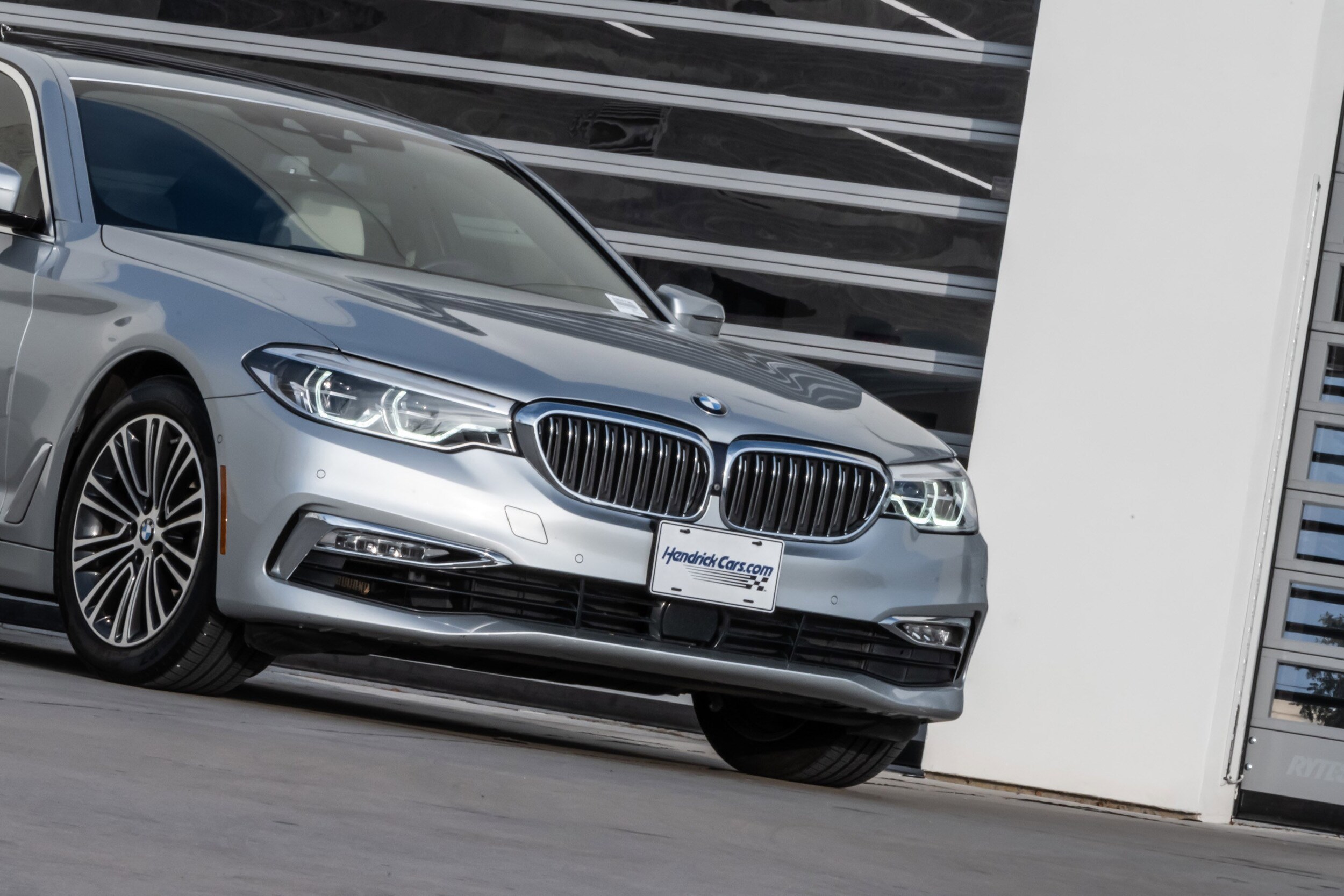 2018 Bmw 540i 5-Series photo 2