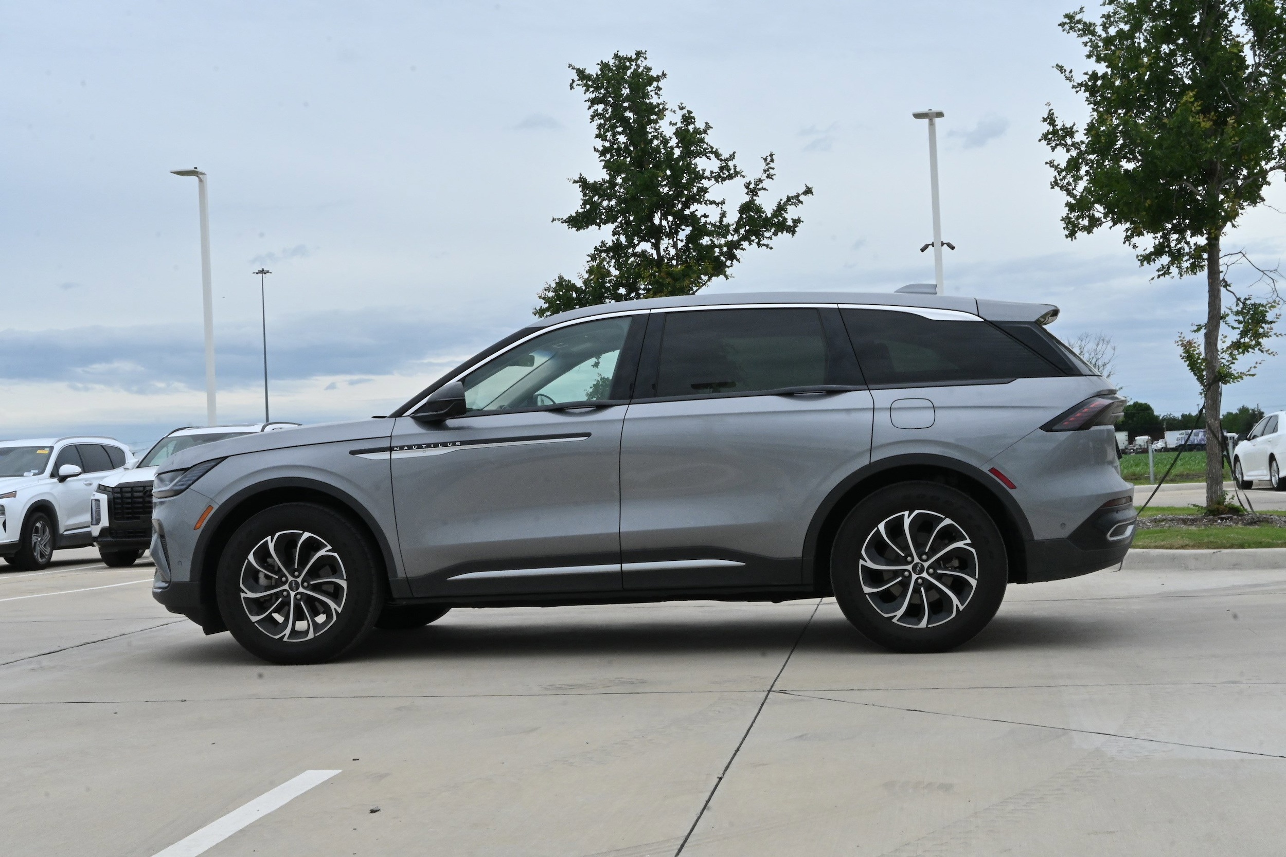 2024 Lincoln Nautilus Premiere AWD photo 4