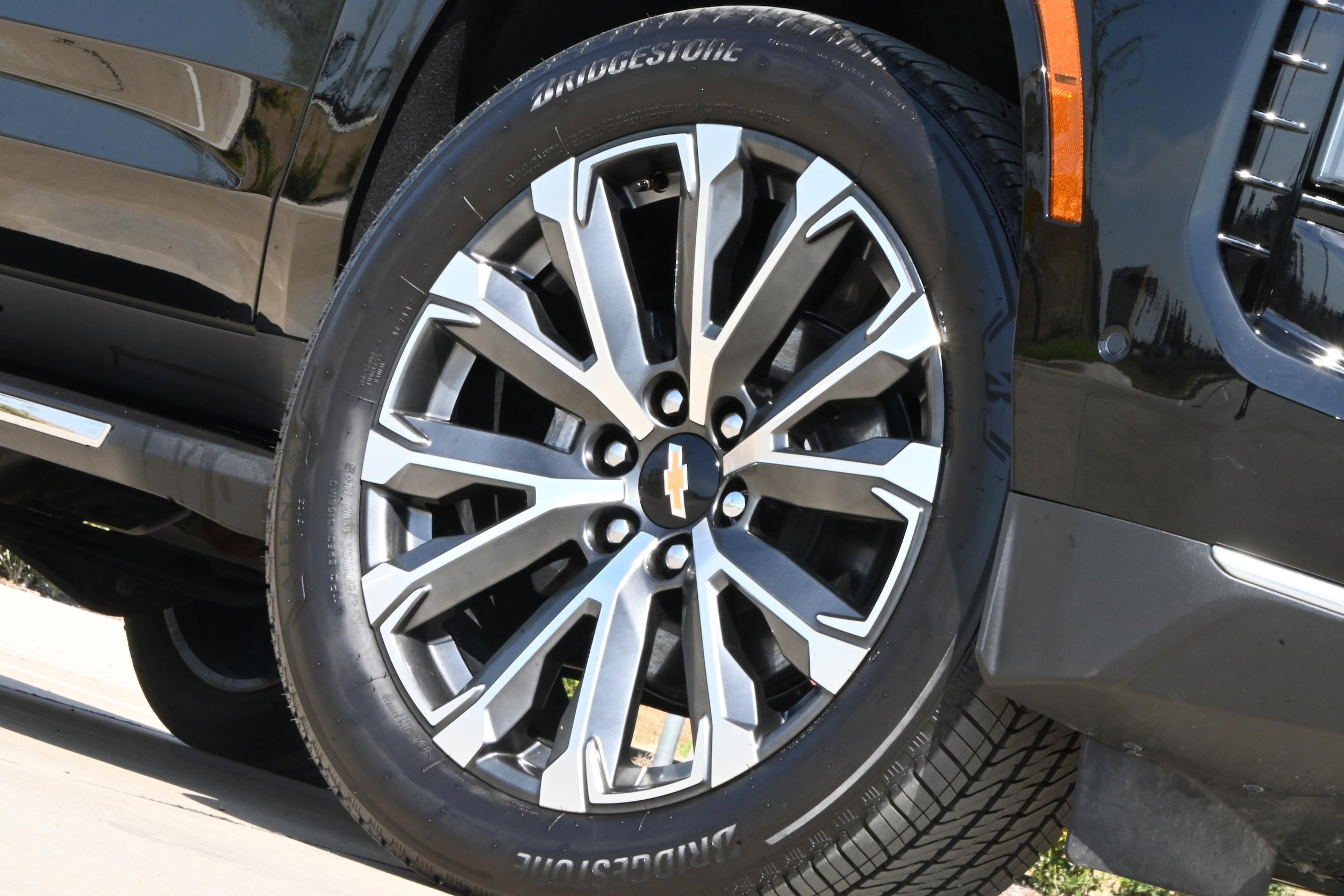 2026 Chevrolet Tahoe High Country 4WD photo 3