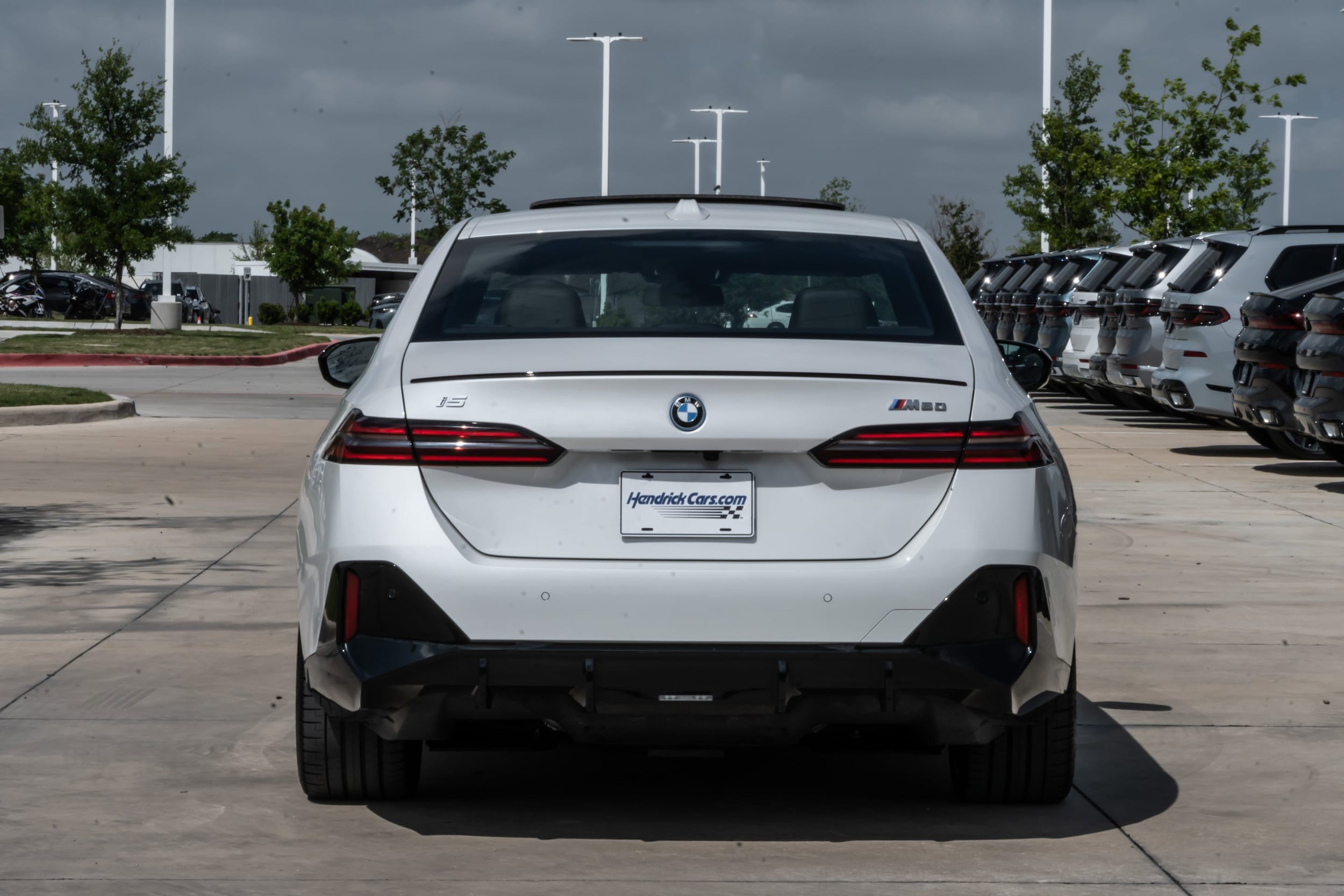 2024 BMW i5 M60 photo 3