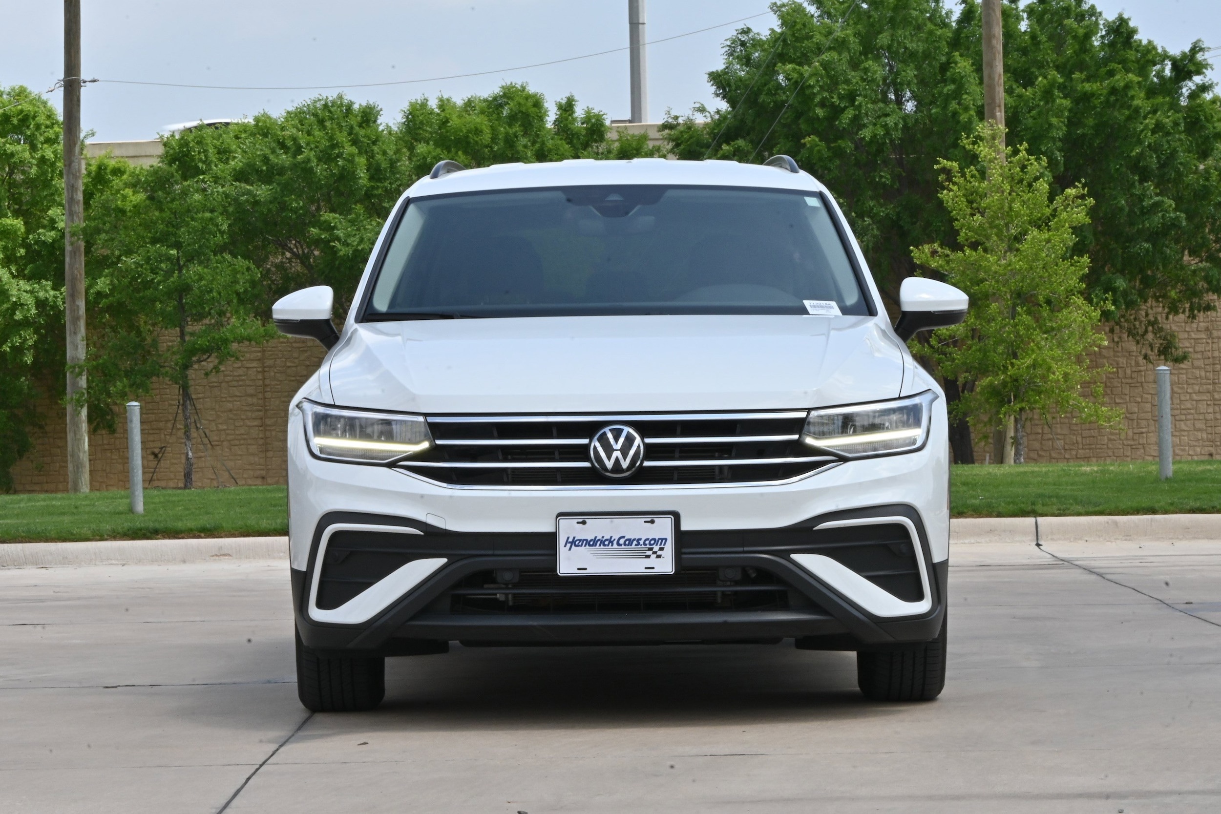 2024 Volkswagen Tiguan S photo 2
