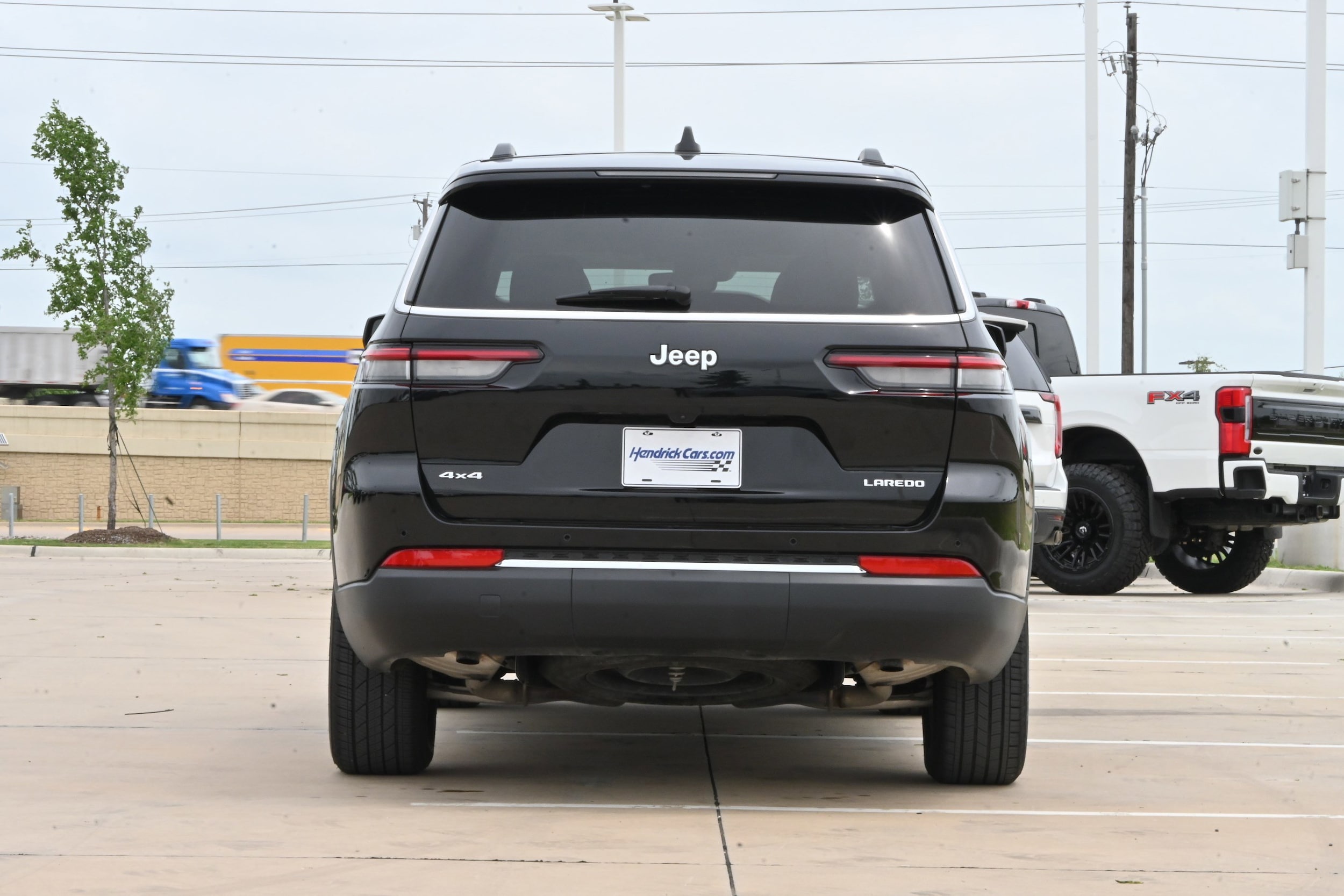 2024 Jeep Grand Cherokee L Laredo X 4x4 photo 6