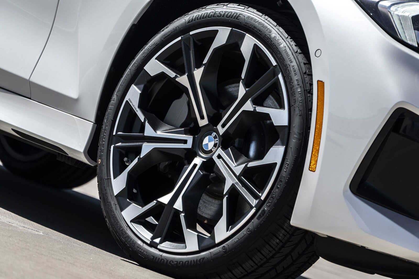 2025 Bmw 330i xDrive photo 3