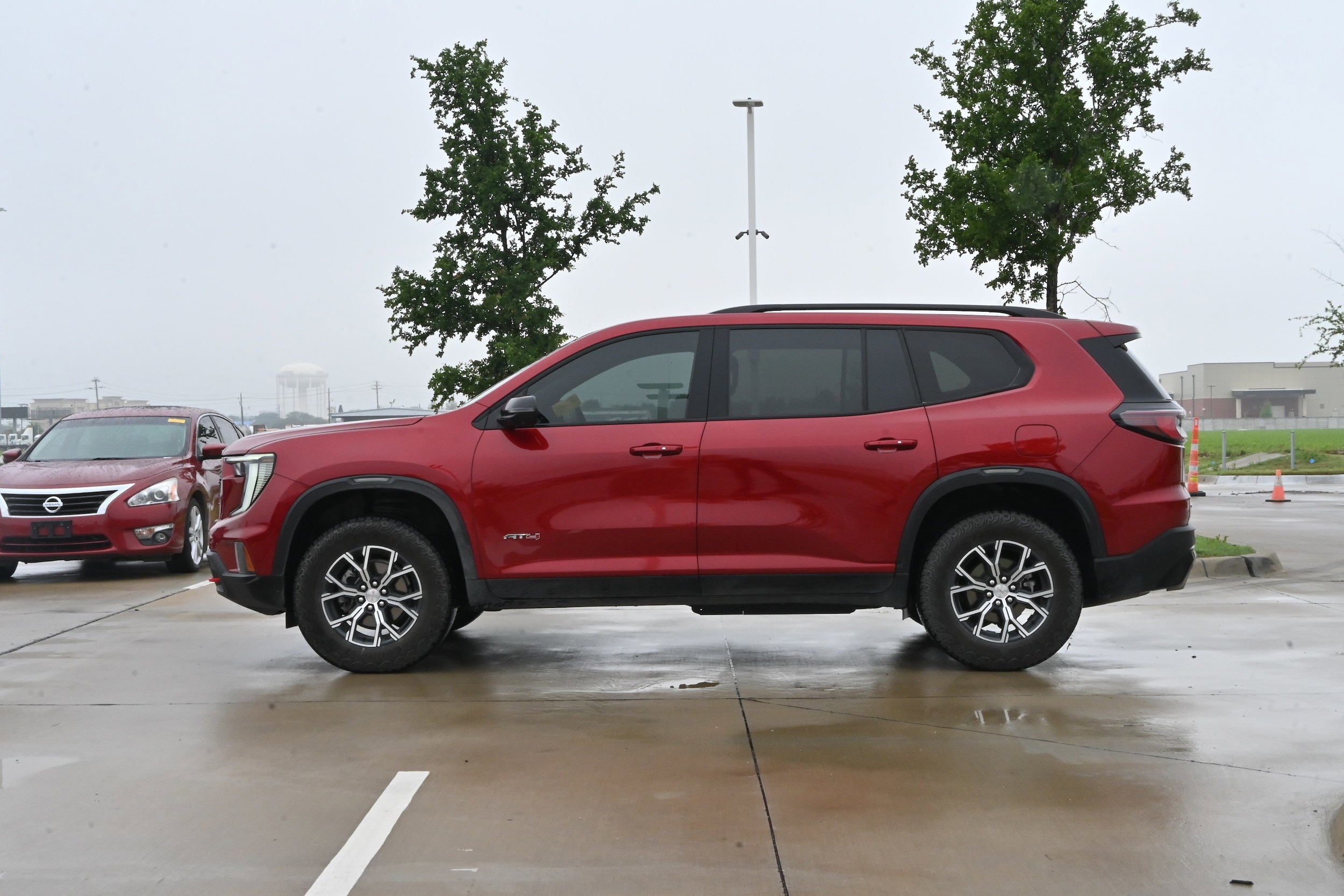 2024 GMC Acadia AWD AT4 photo 4
