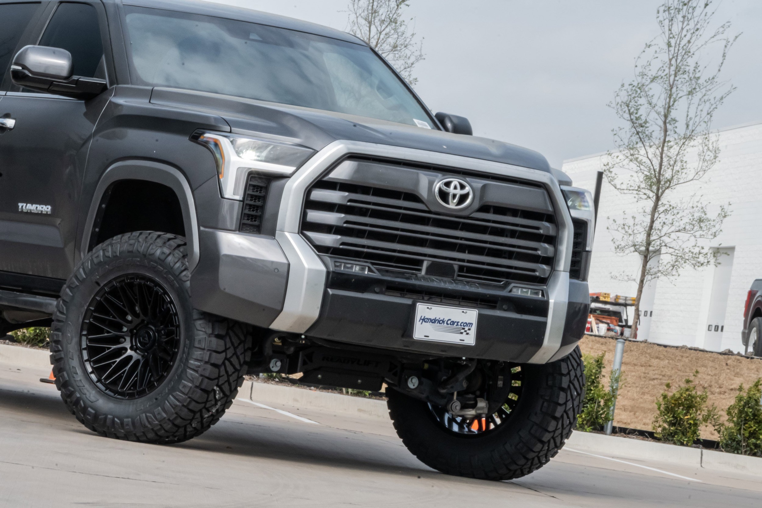 2024 Toyota Tundra 4WD Limited CrewMax photo 3