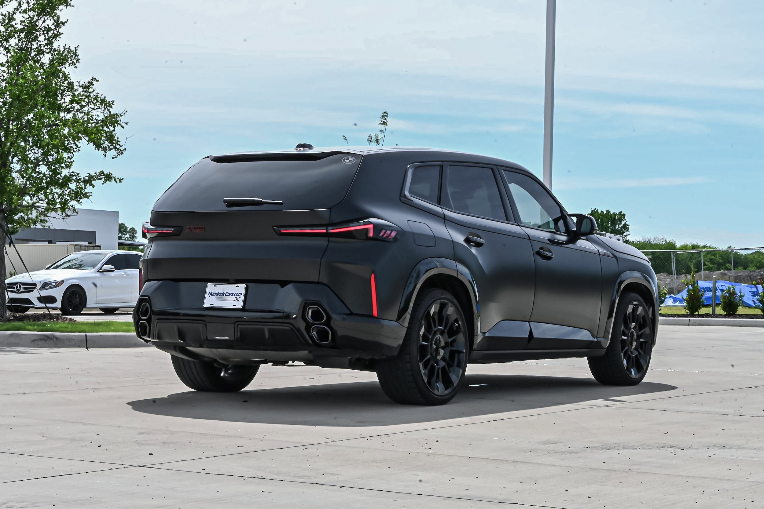 2025 BMW XM Label Red photo 3